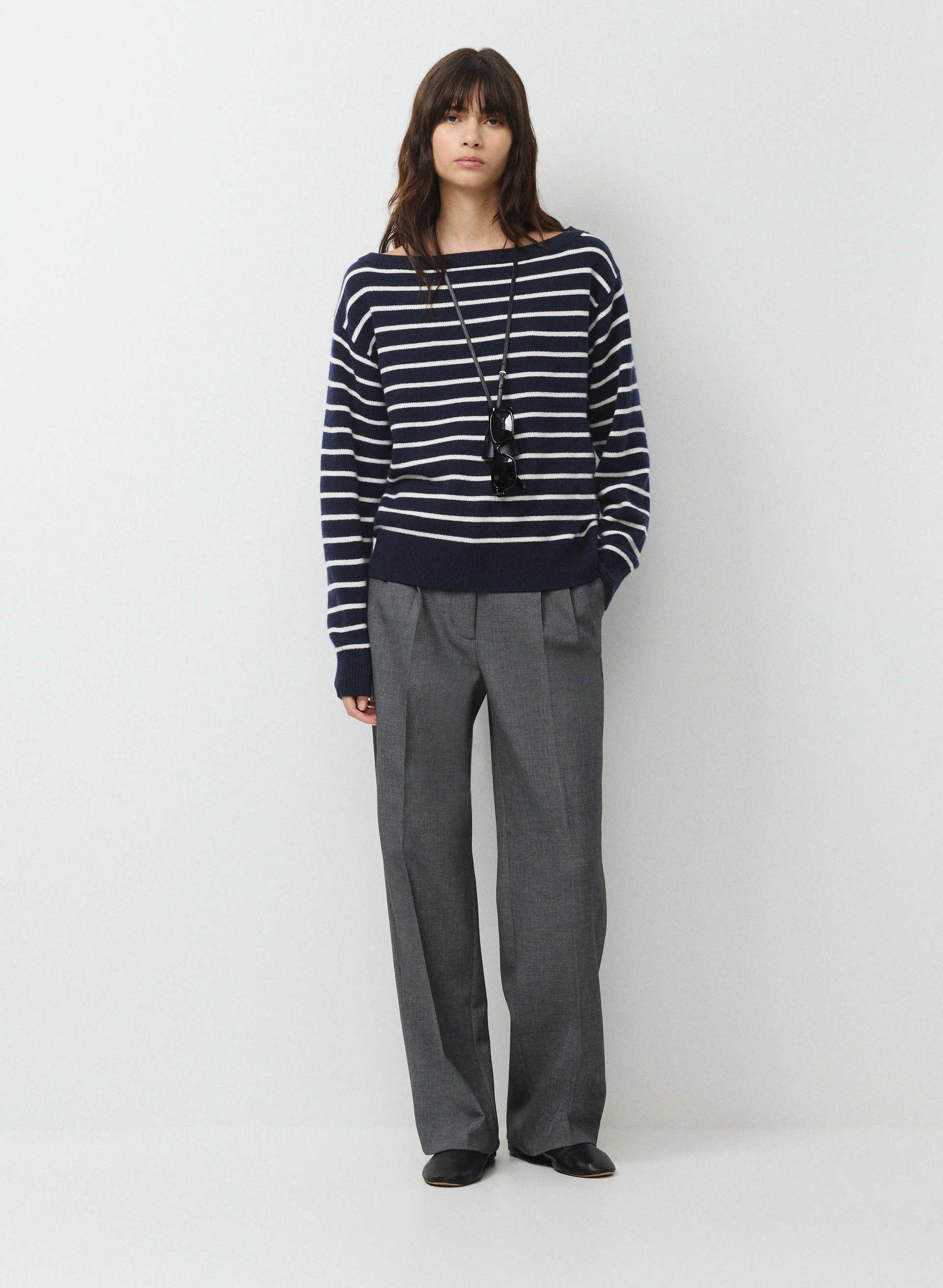 ESSENTIAL CASHMERE NUANCE SWEATER - Midweight 100% cashmere boatneck sweater. 