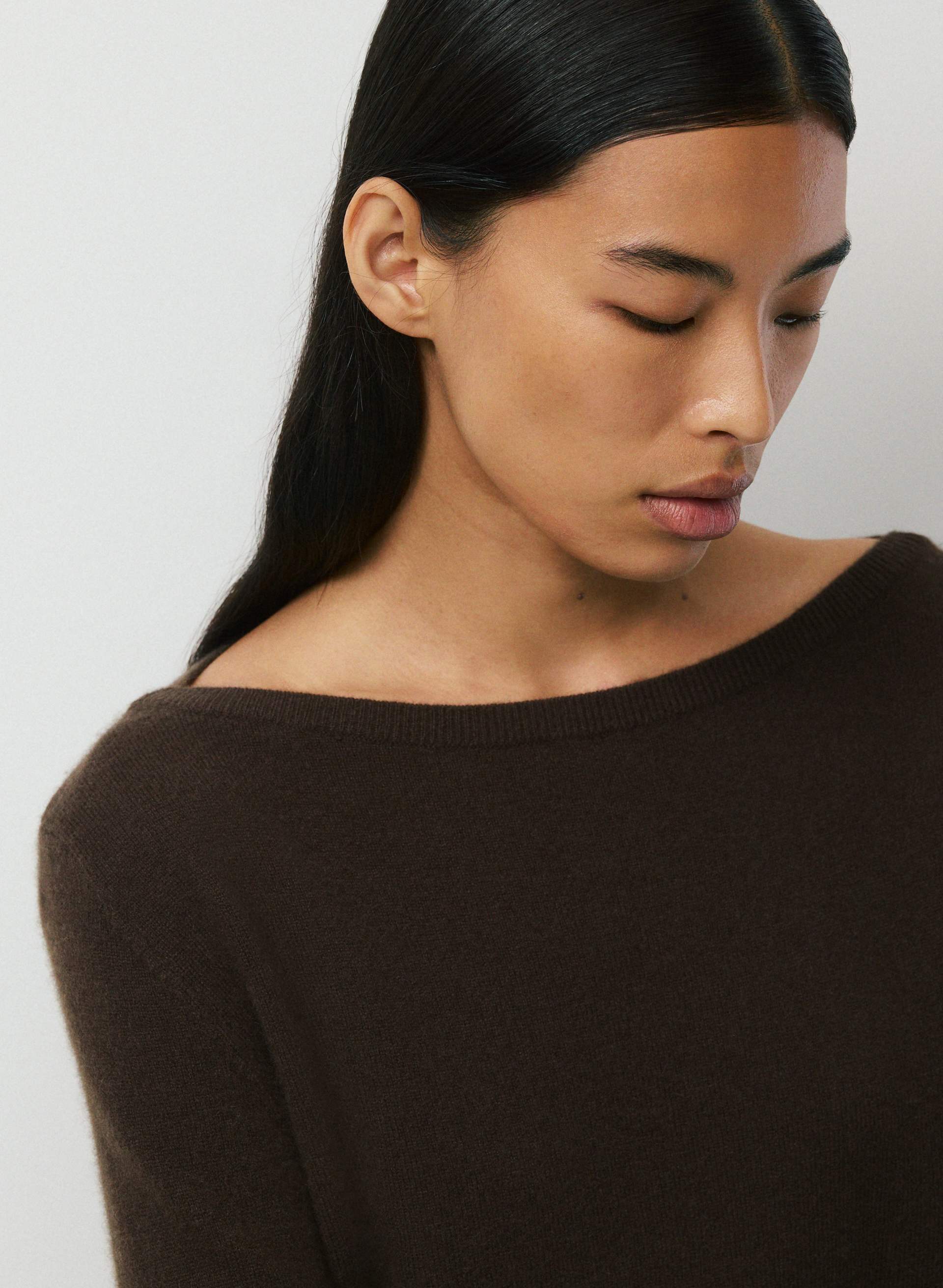 BARE CASHMERE MAGNIFIC SWEATER | Aritzia