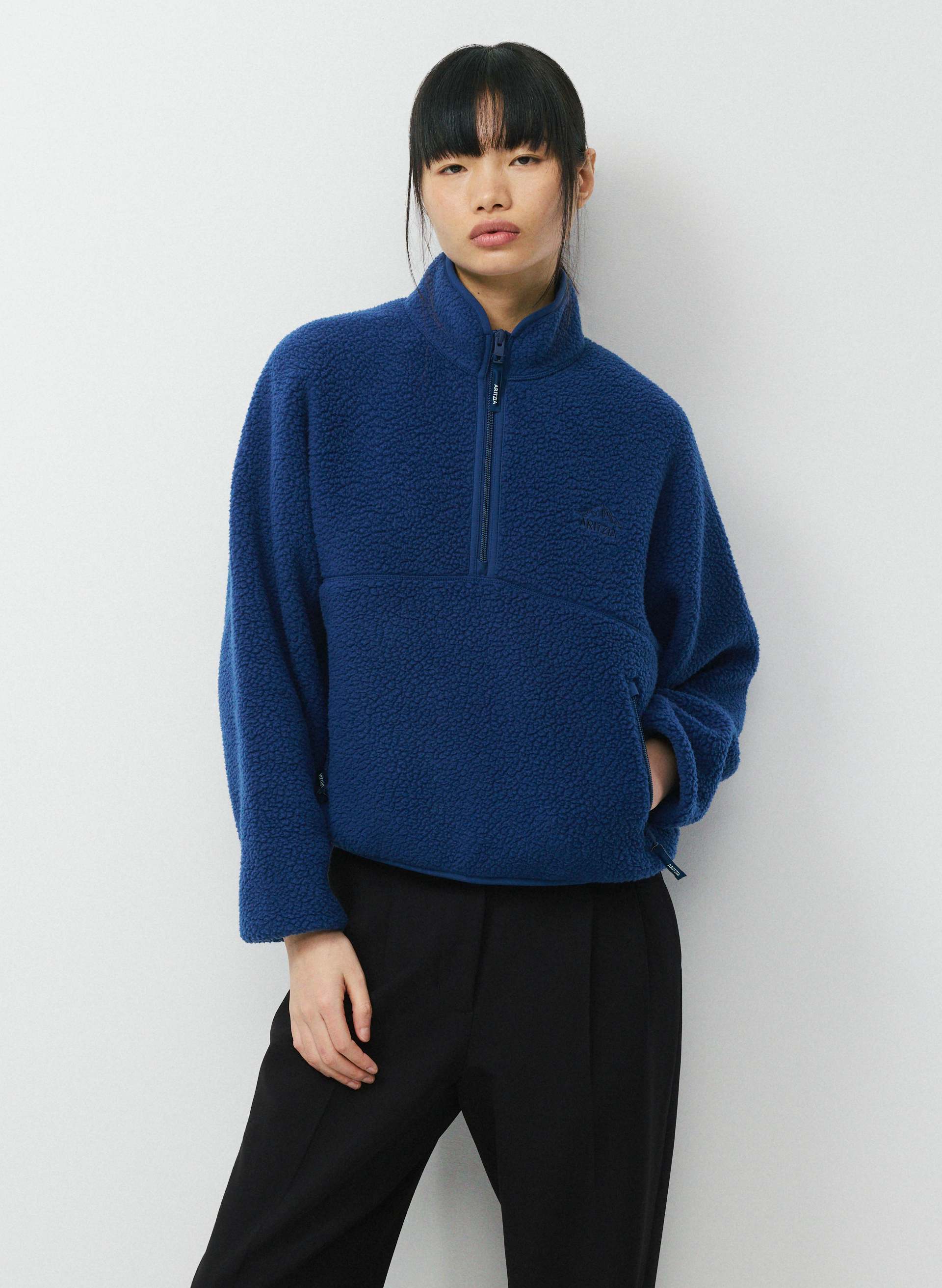 MOUNTAINEQUIPMENT POLARTEC ネイビー ハイネック Polartec® Thermal Pro™ Highlands Mockneck | Aritzia US