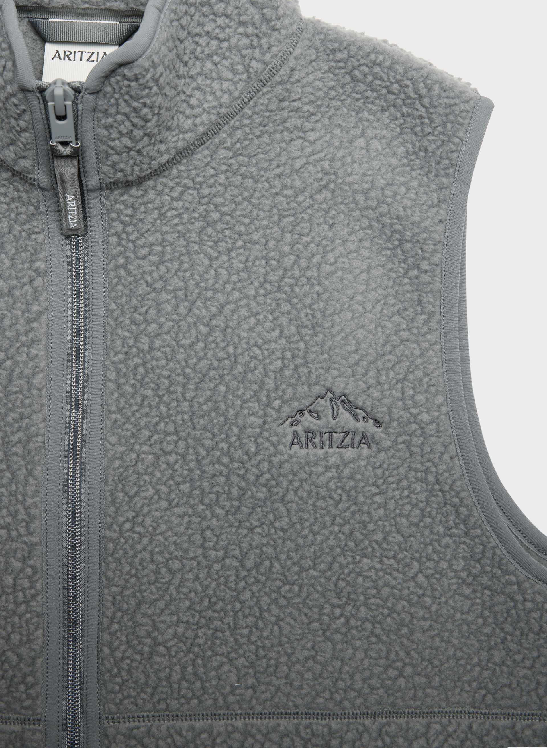 Polartec® Thermal Pro™ Ridgeline Hip Vest | Aritzia US