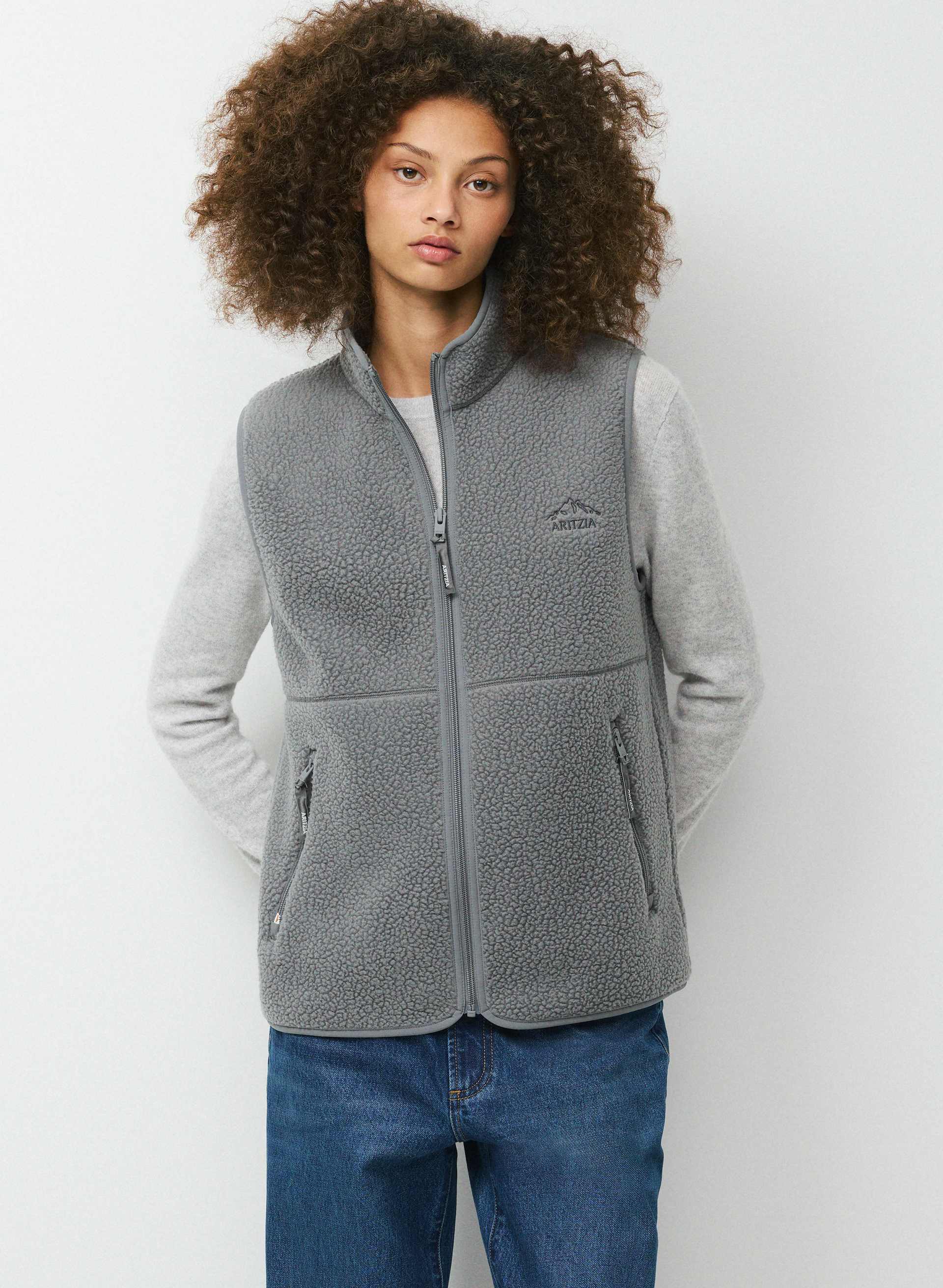 4/30までの出品！HIKER VEST POLARTEC V4203 灰 Polartec® Thermal Pro™ Ridgeline Hip Vest | Aritzia US