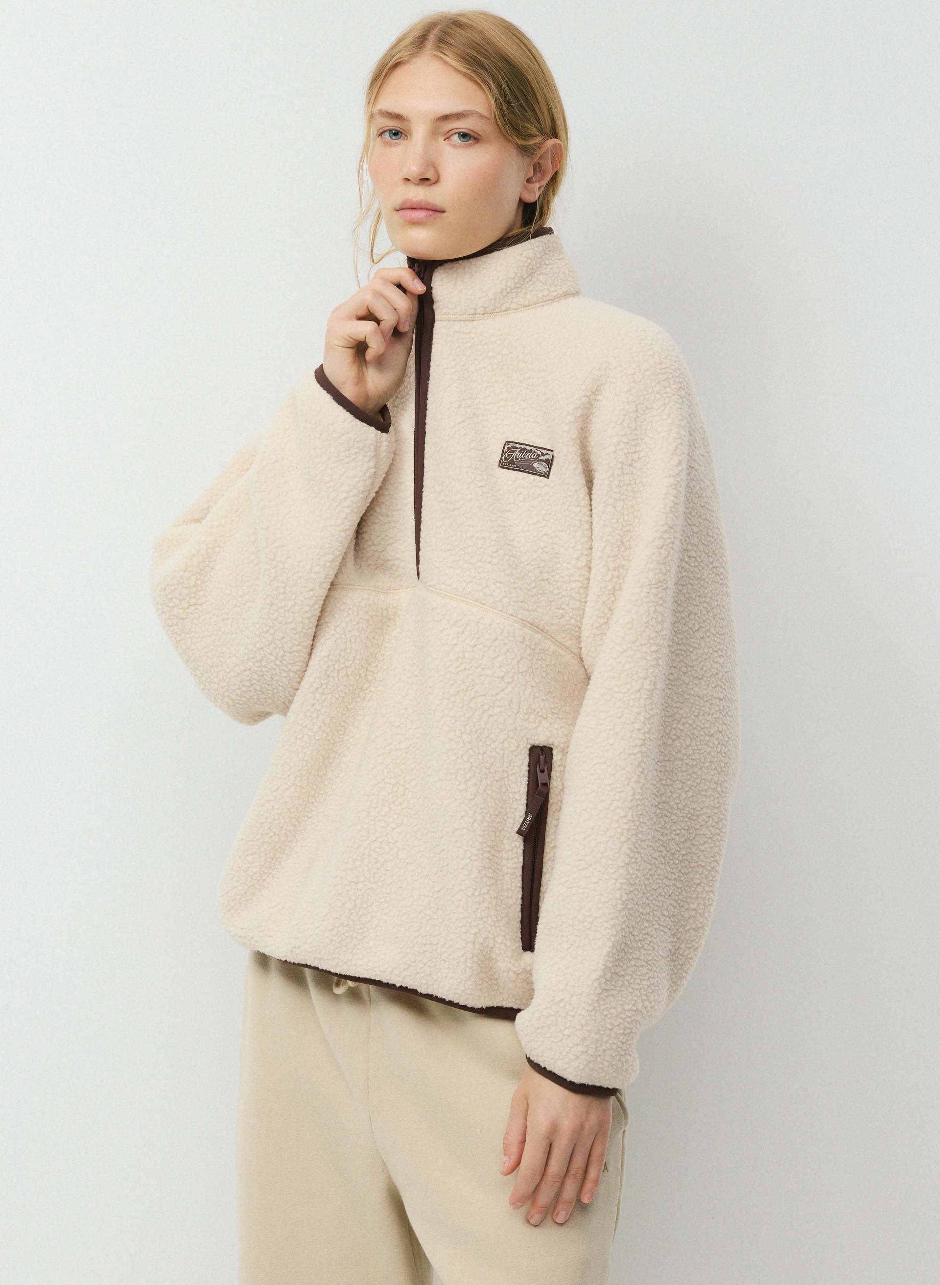 POLARTEC® THERMAL PRO™ HIGHLANDS HIP MOCKNECK - Mid-pile fleece relaxed half-zip sweatshirt. 