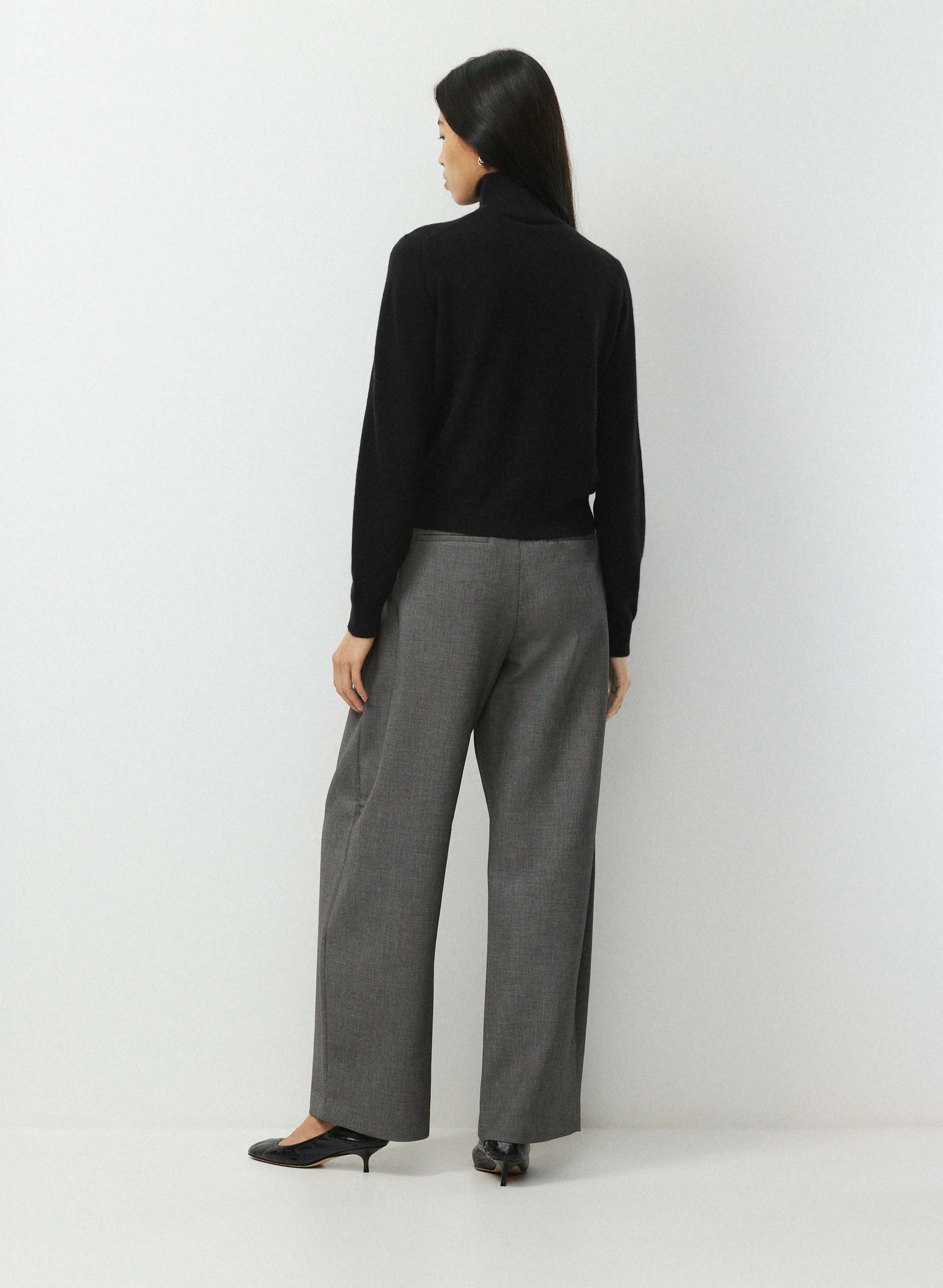 BARE CASHMERE BIOGRAPHY TURTLENECK | Aritzia