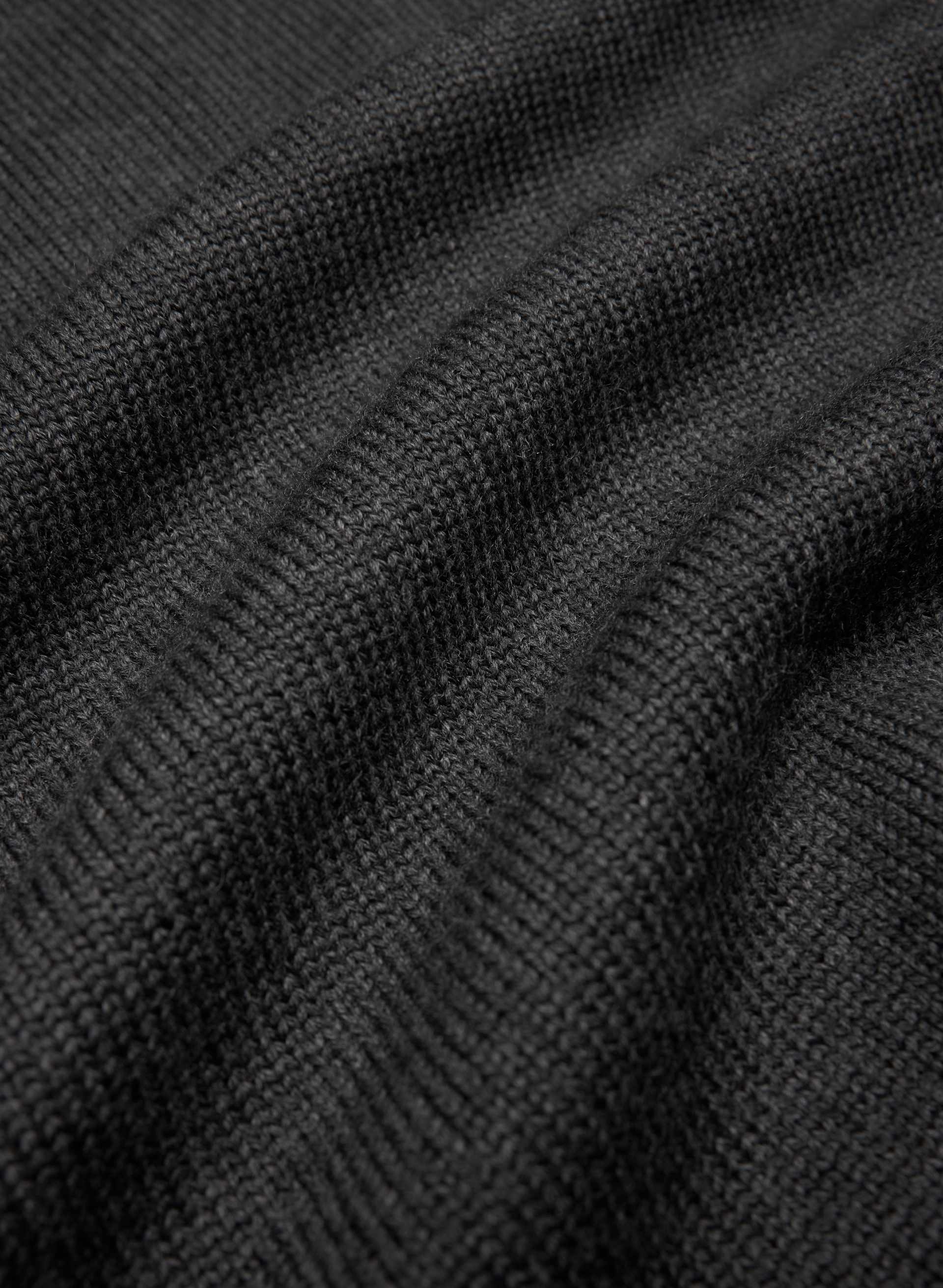 ESSENTIAL MERINO WOOL APTITUDE TURTLENECK | Aritzia