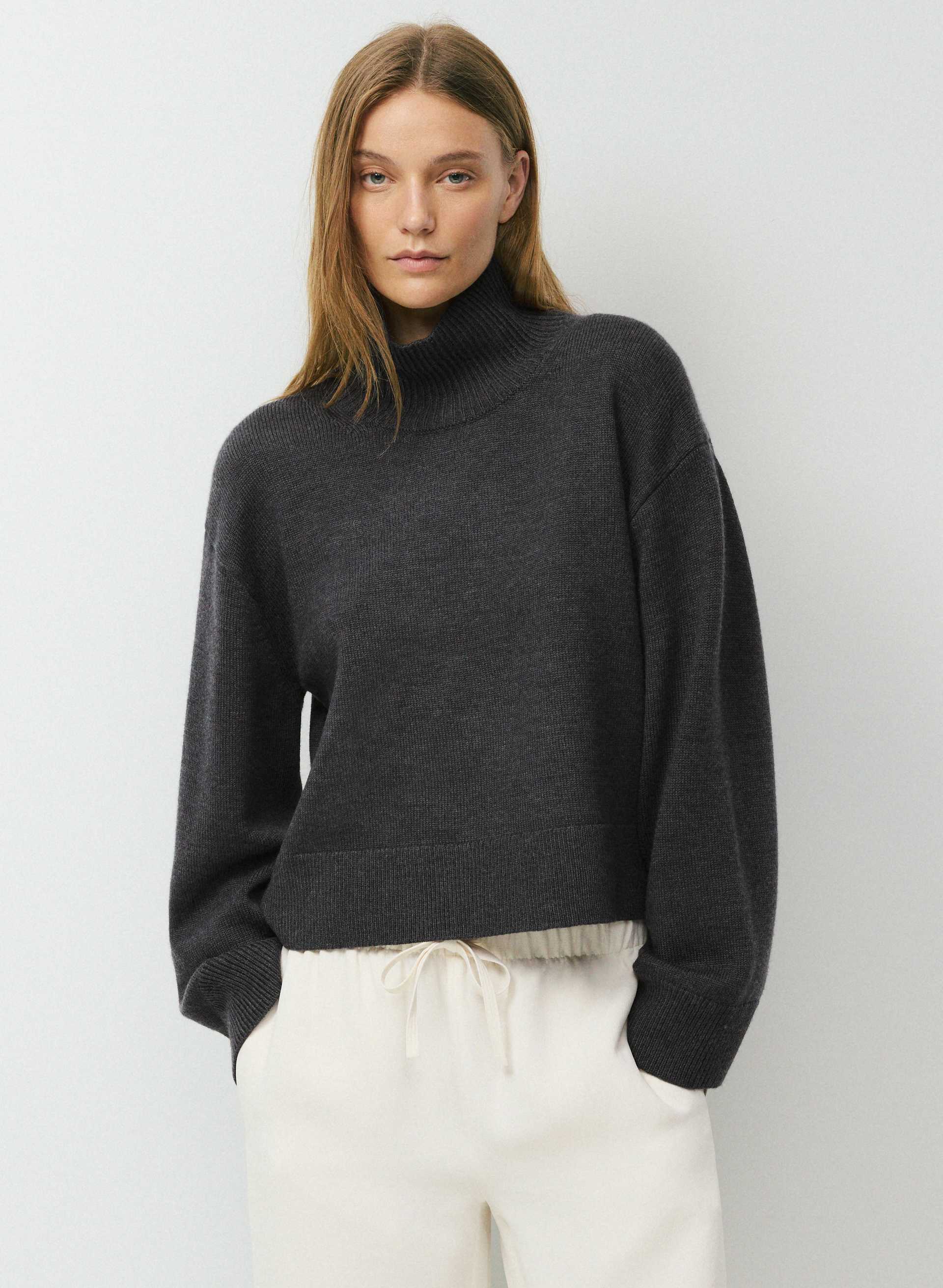 ESSENTIAL MERINO WOOL APTITUDE TURTLENECK | Aritzia