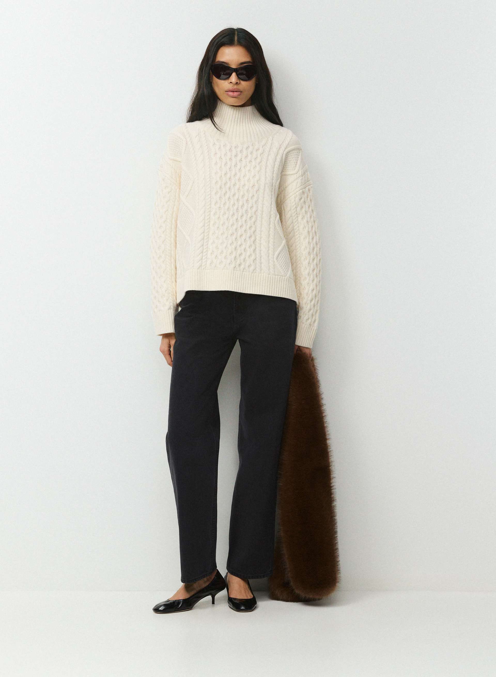 CABLE KNIT MERINO WOOL LINGUIST TURTLENECK | Aritzia