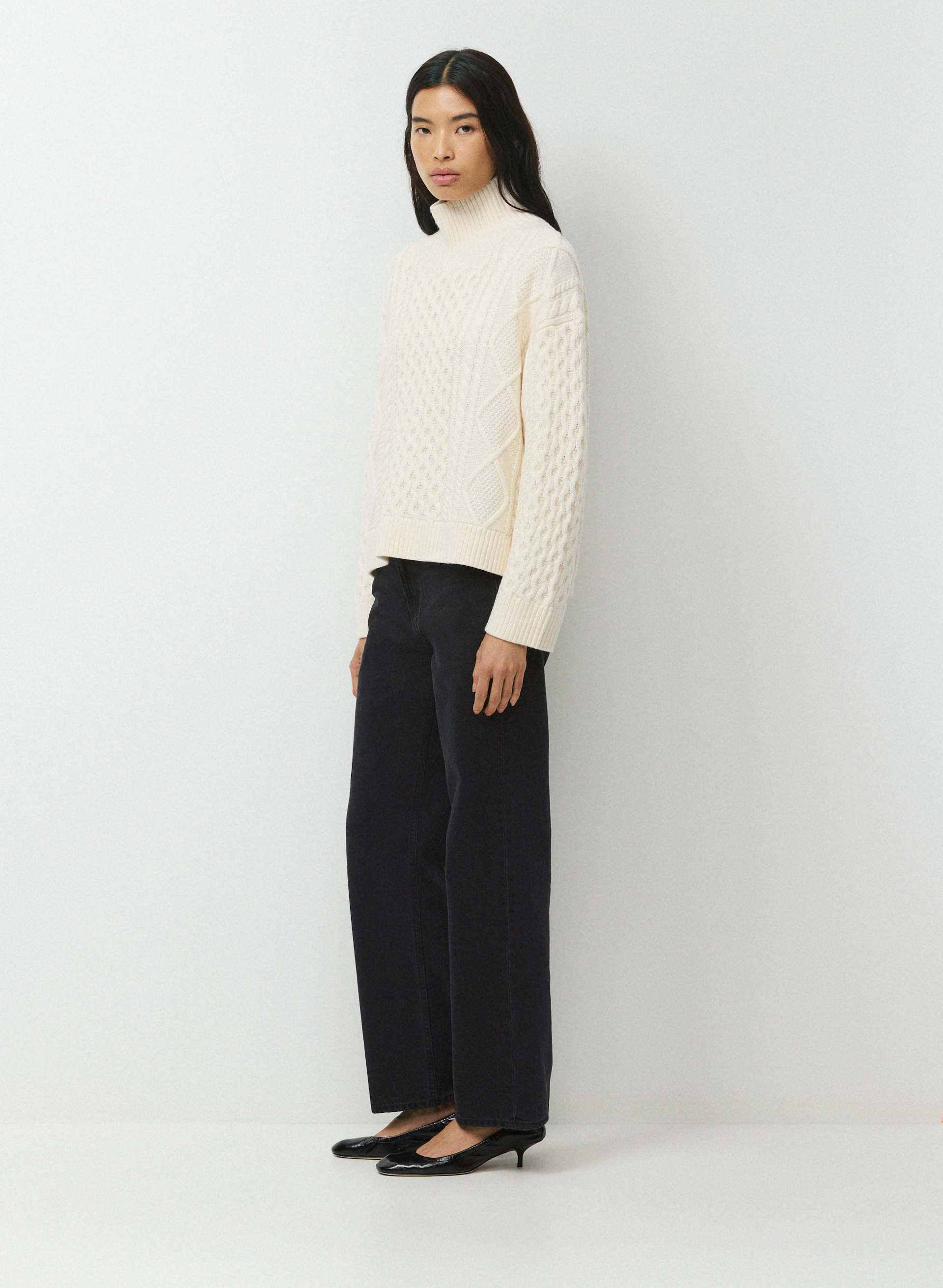 CABLE KNIT MERINO WOOL LINGUIST TURTLENECK | Aritzia