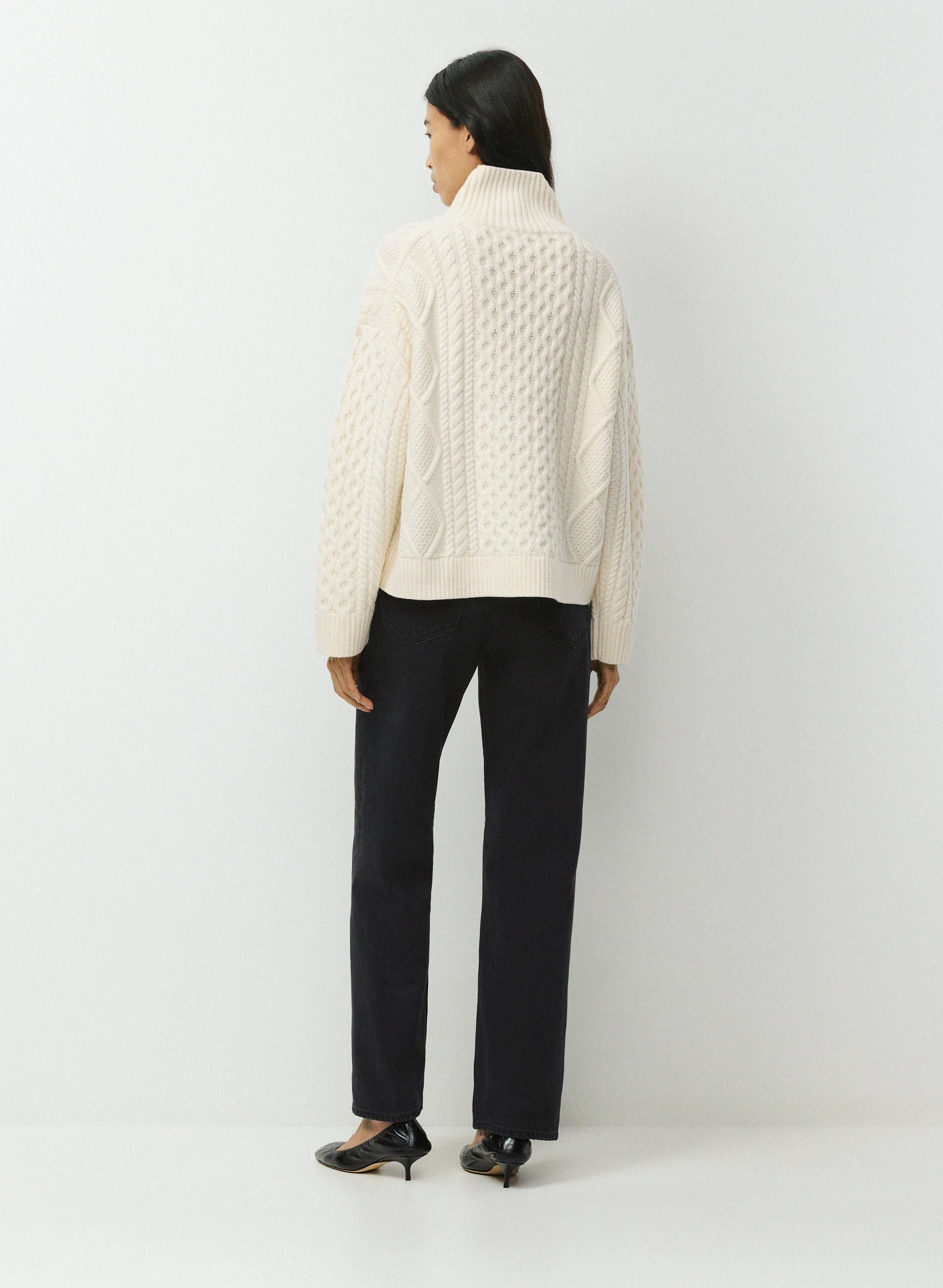 CABLE KNIT MERINO WOOL LINGUIST TURTLENECK | Aritzia