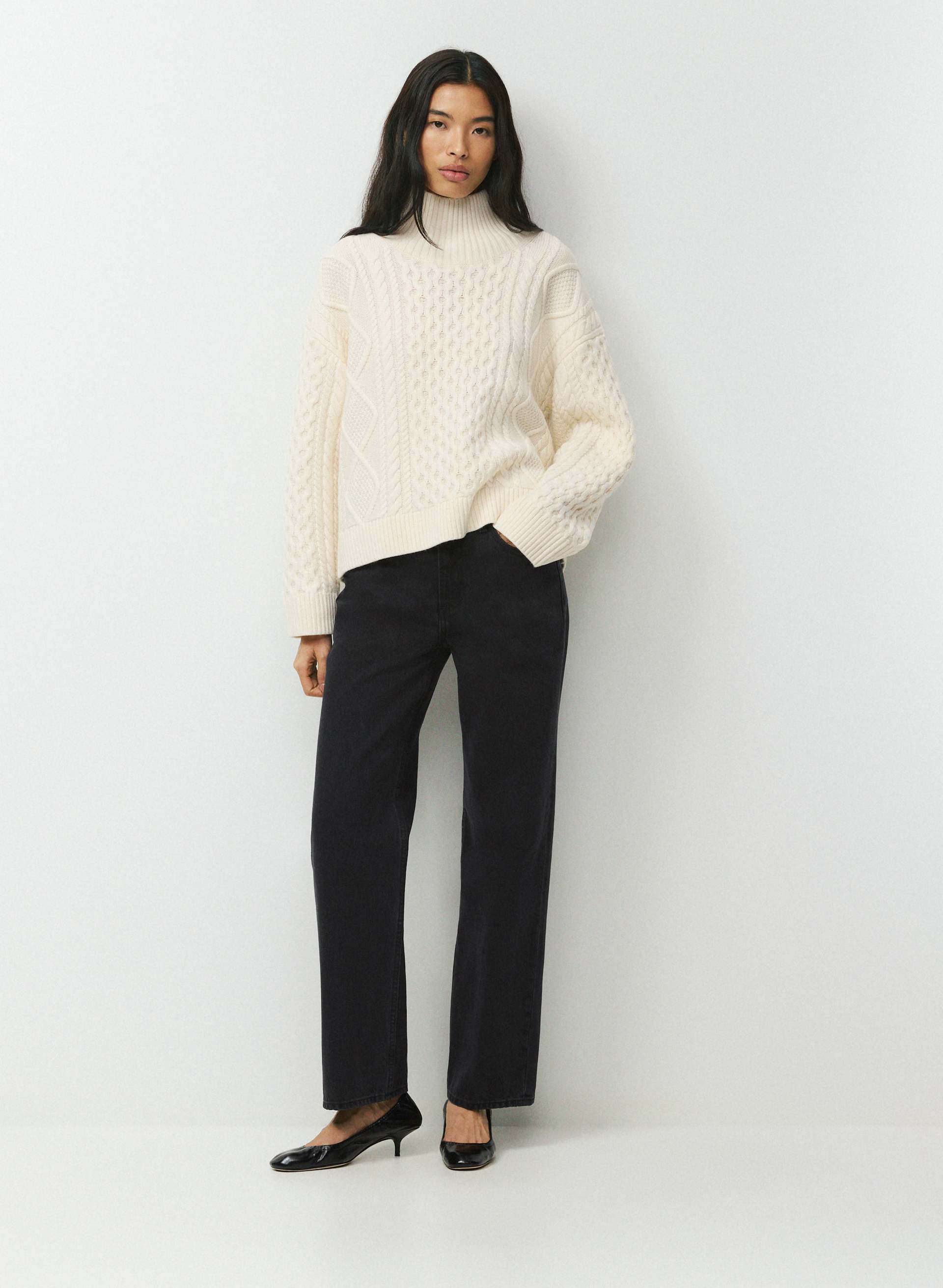 CABLE KNIT MERINO WOOL LINGUIST TURTLENECK | Aritzia