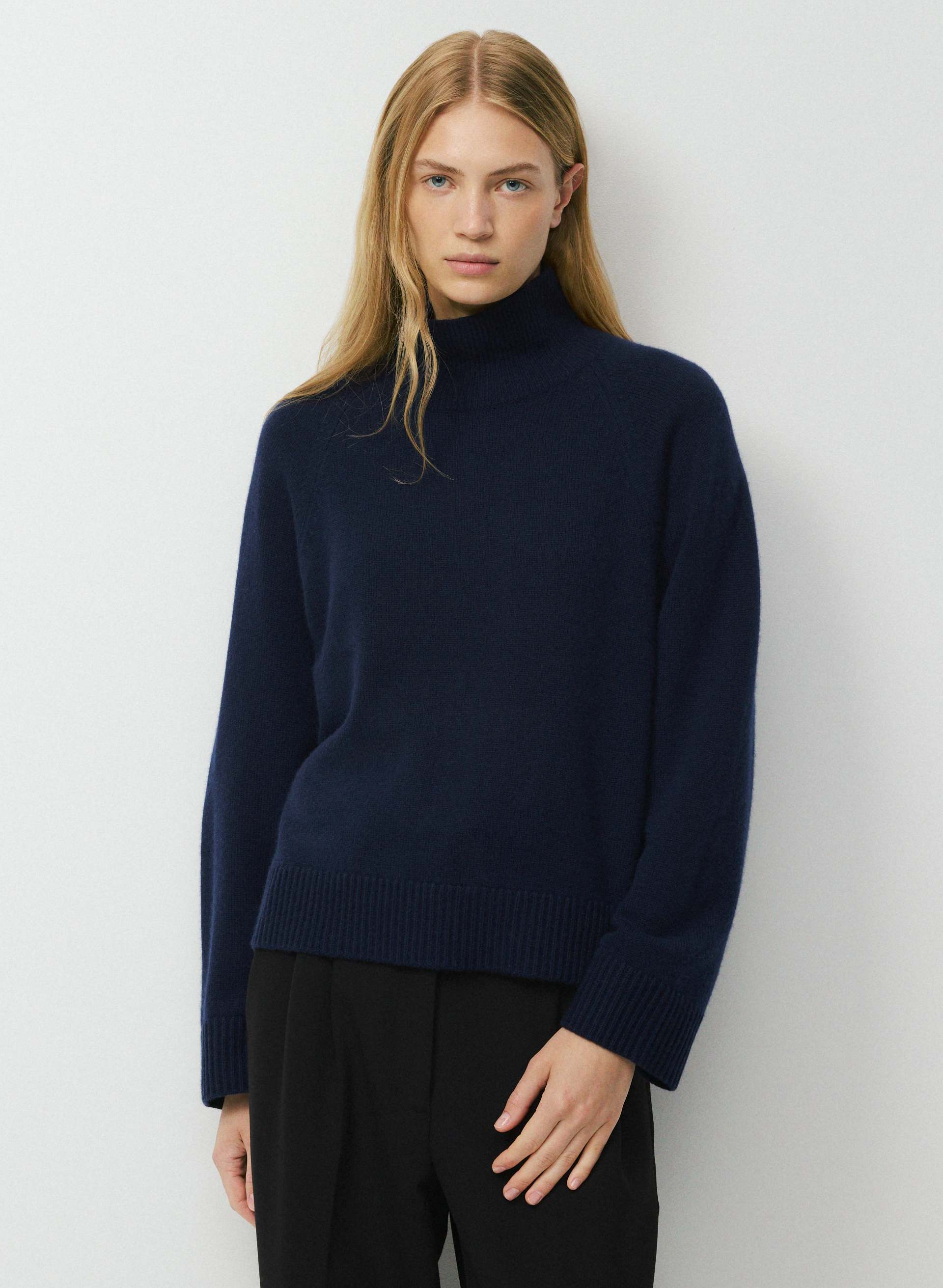 ESSENTIAL WOOL CASHMERE EXPONENT TURTLENECK | Aritzia