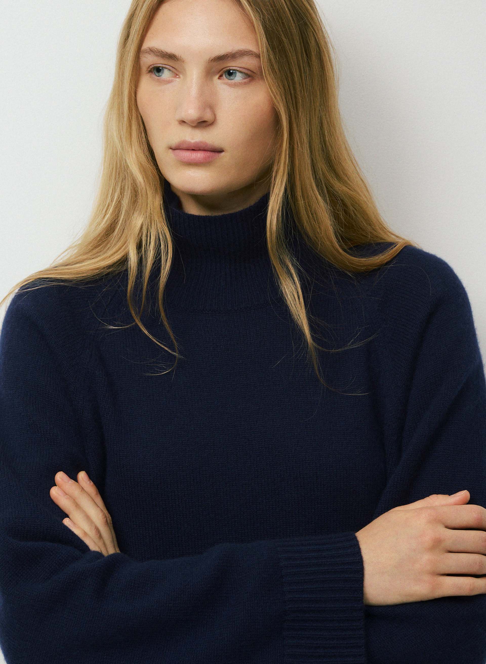 ESSENTIAL WOOL CASHMERE EXPONENT TURTLENECK | Aritzia