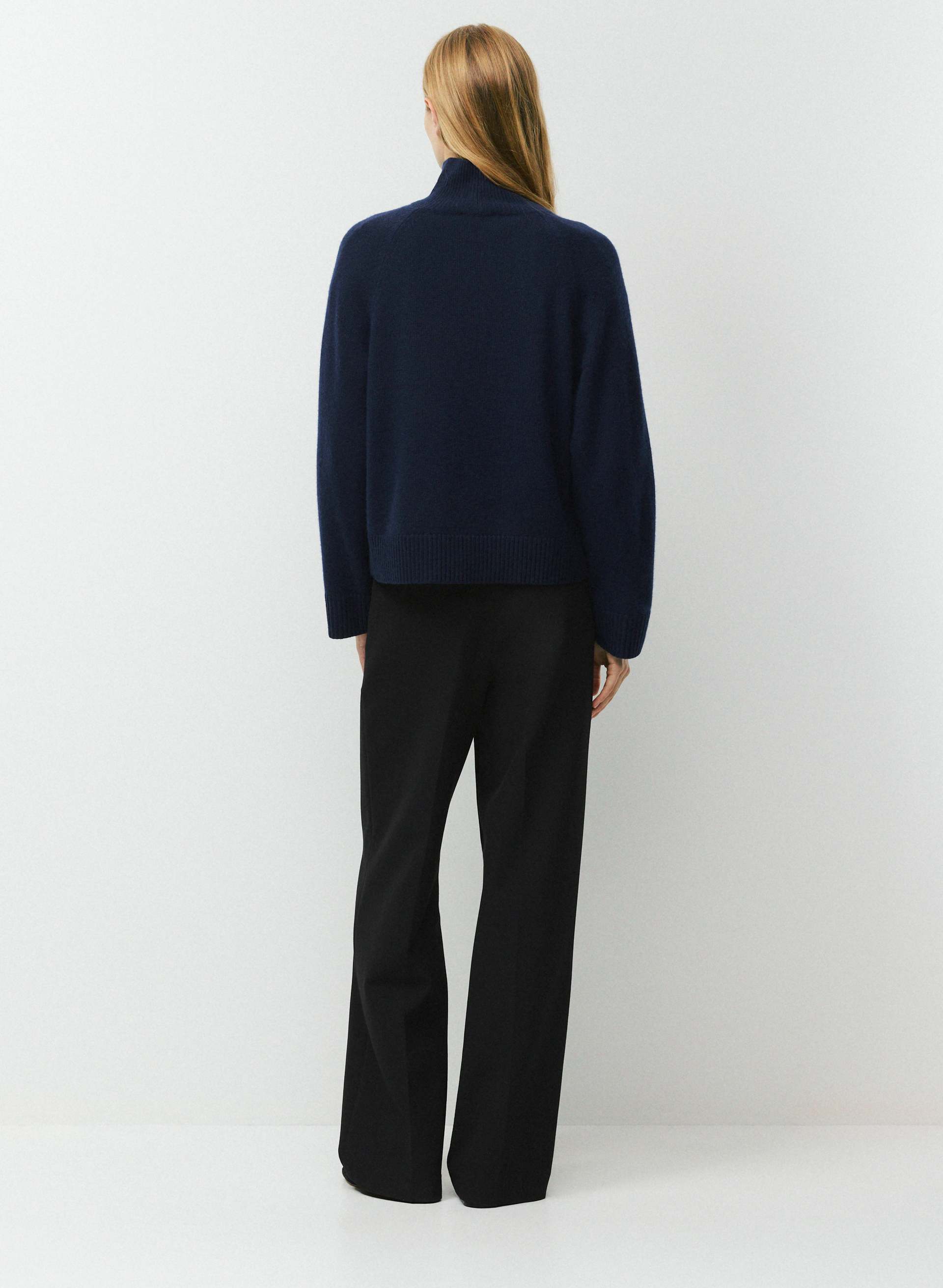ESSENTIAL WOOL CASHMERE EXPONENT TURTLENECK | Aritzia