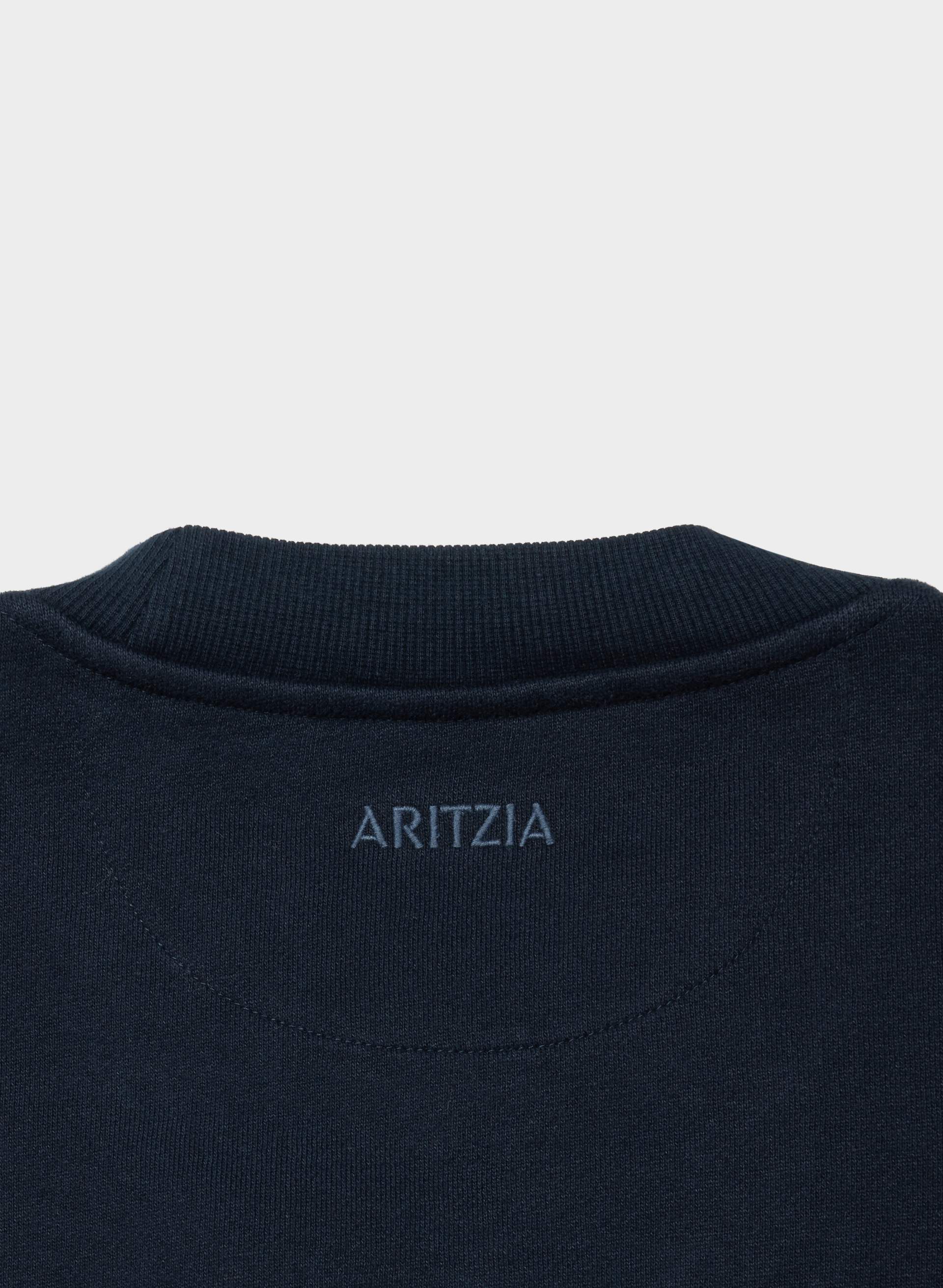 COZY SWEATFLEECE BOYFRIEND BOXY SWEATSHIRT | Aritzia