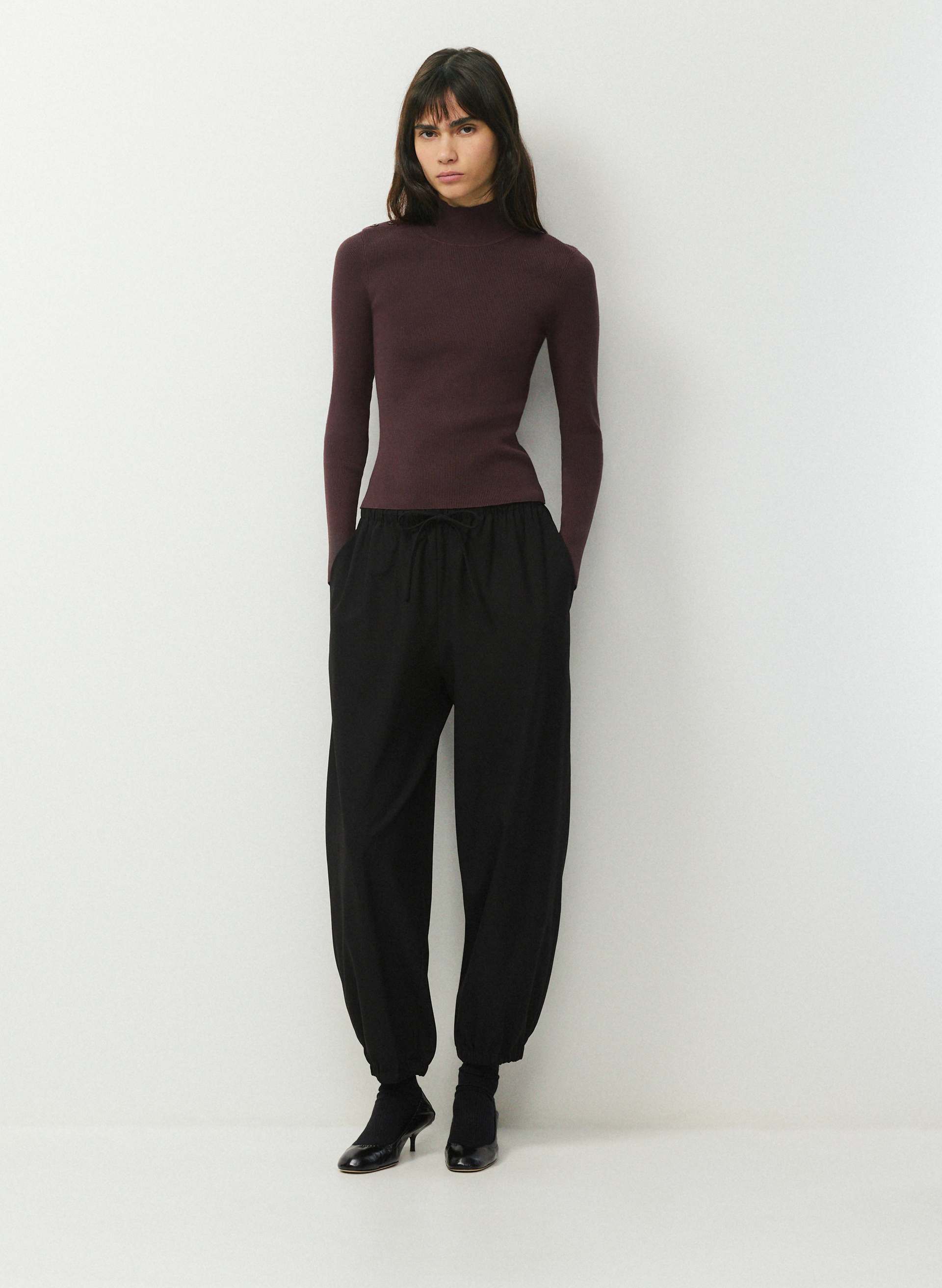 CONVERSATION TURTLENECK | Aritzia
