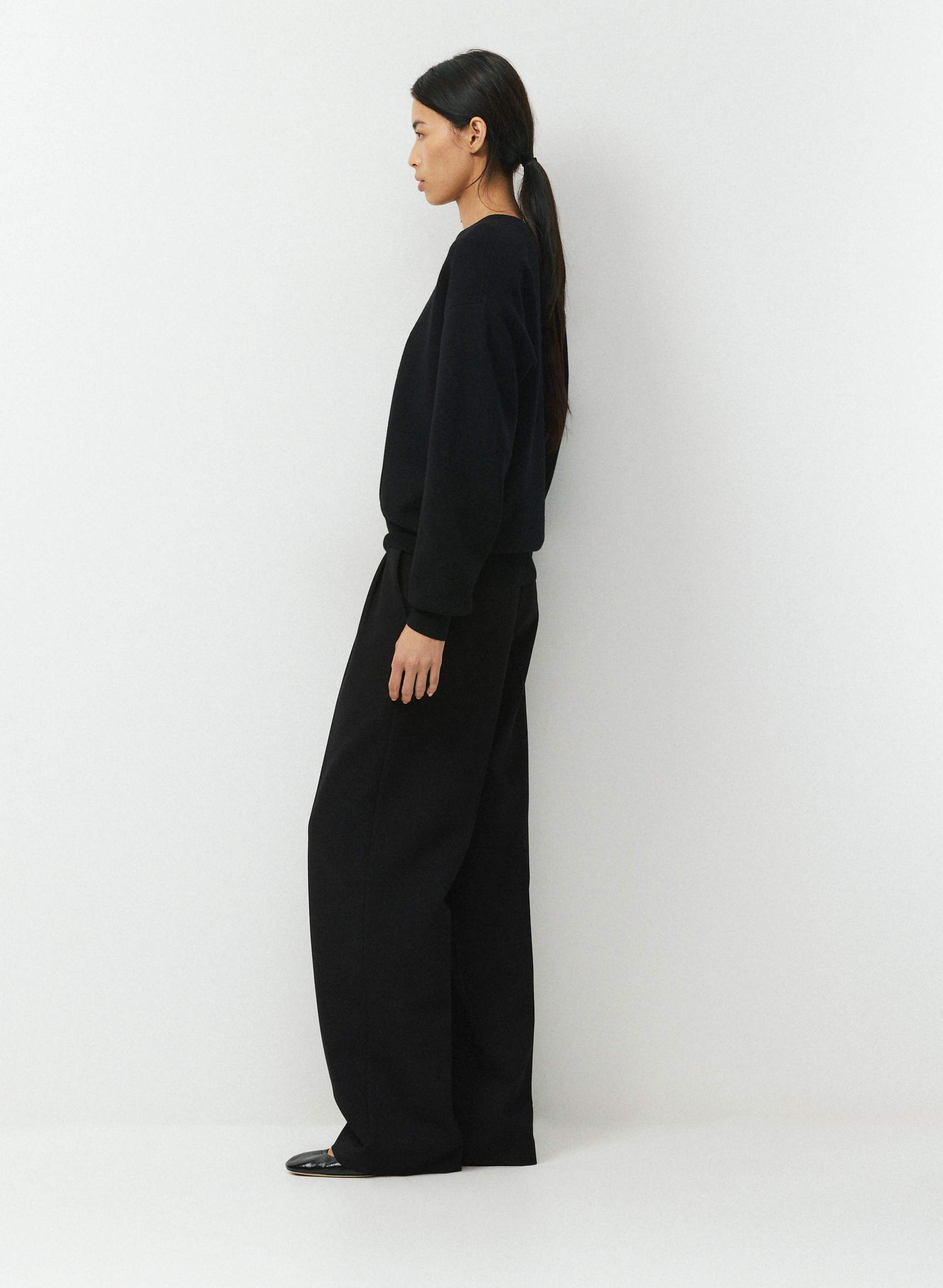 FELLOW SWEATER | Aritzia