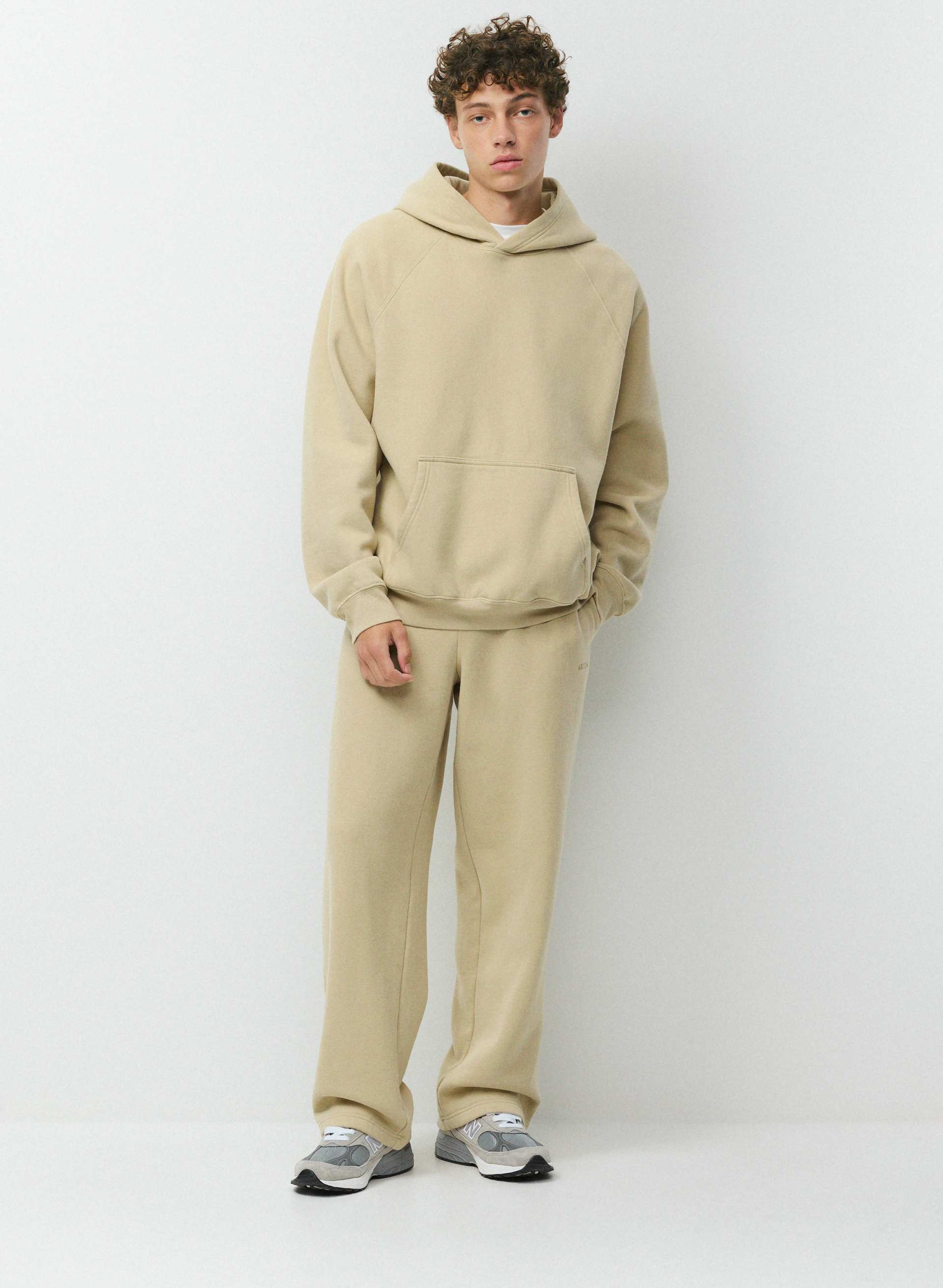 COZY SWEATFLEECE MEGA RAGLAN™ HOODIE MEN'S | Aritzia