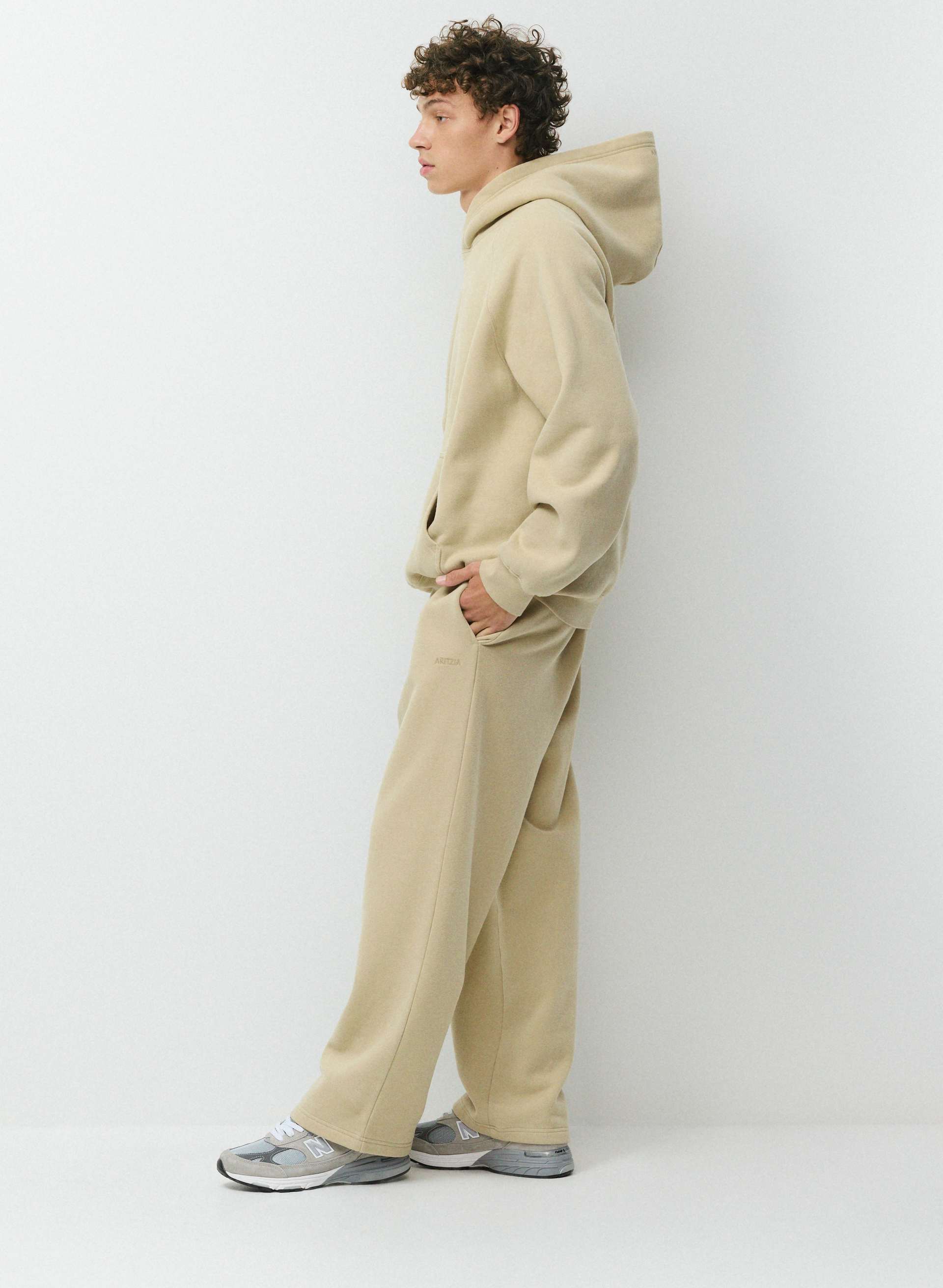 COZY SWEATFLEECE MEGA RAGLAN™ HOODIE MEN'S | Aritzia