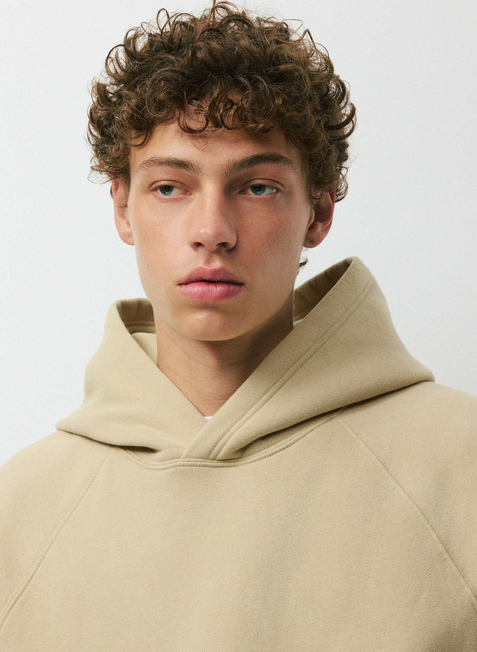 COZY SWEATFLEECE MEGA RAGLAN™ HOODIE MEN'S | Aritzia