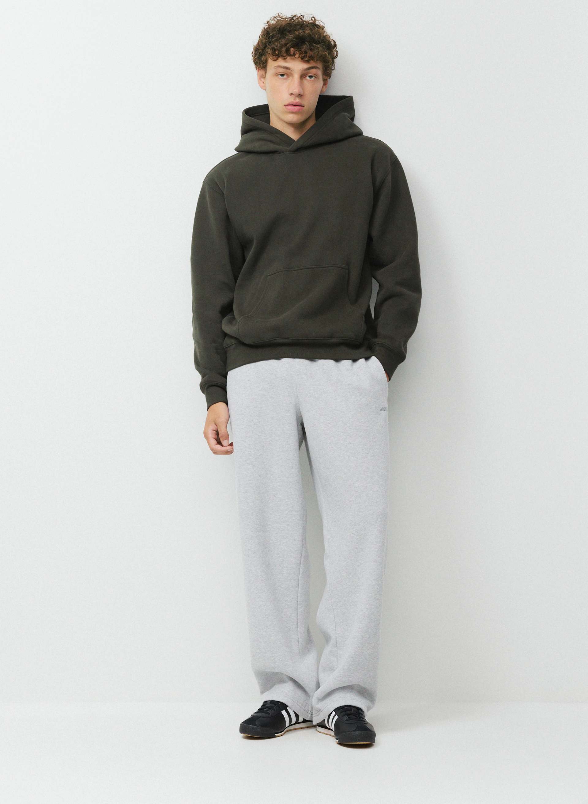 COZY SWEATFLEECE PERFECT HOODIE MEN'S | Aritzia