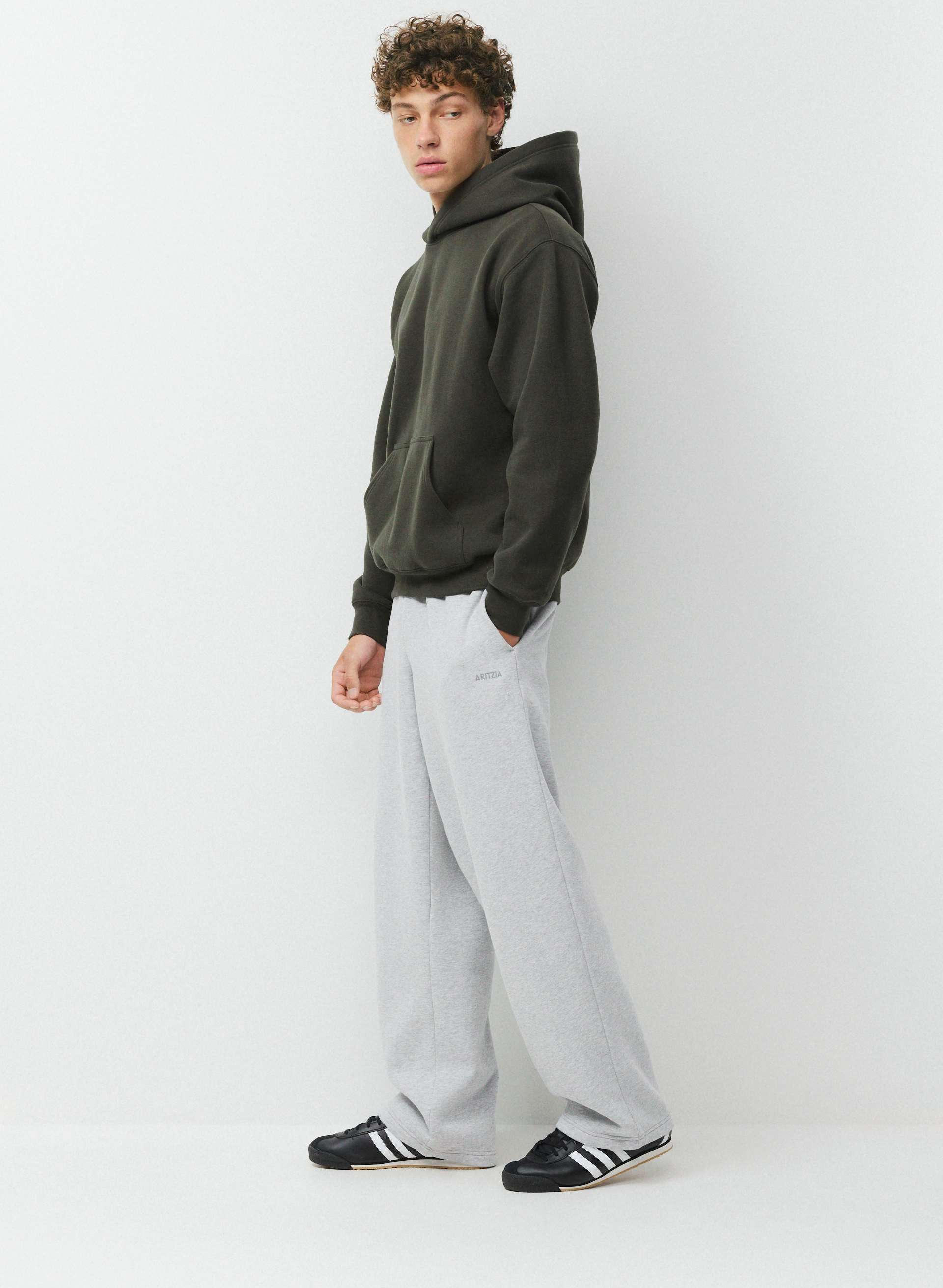 COZY SWEATFLEECE PERFECT HOODIE MEN'S | Aritzia