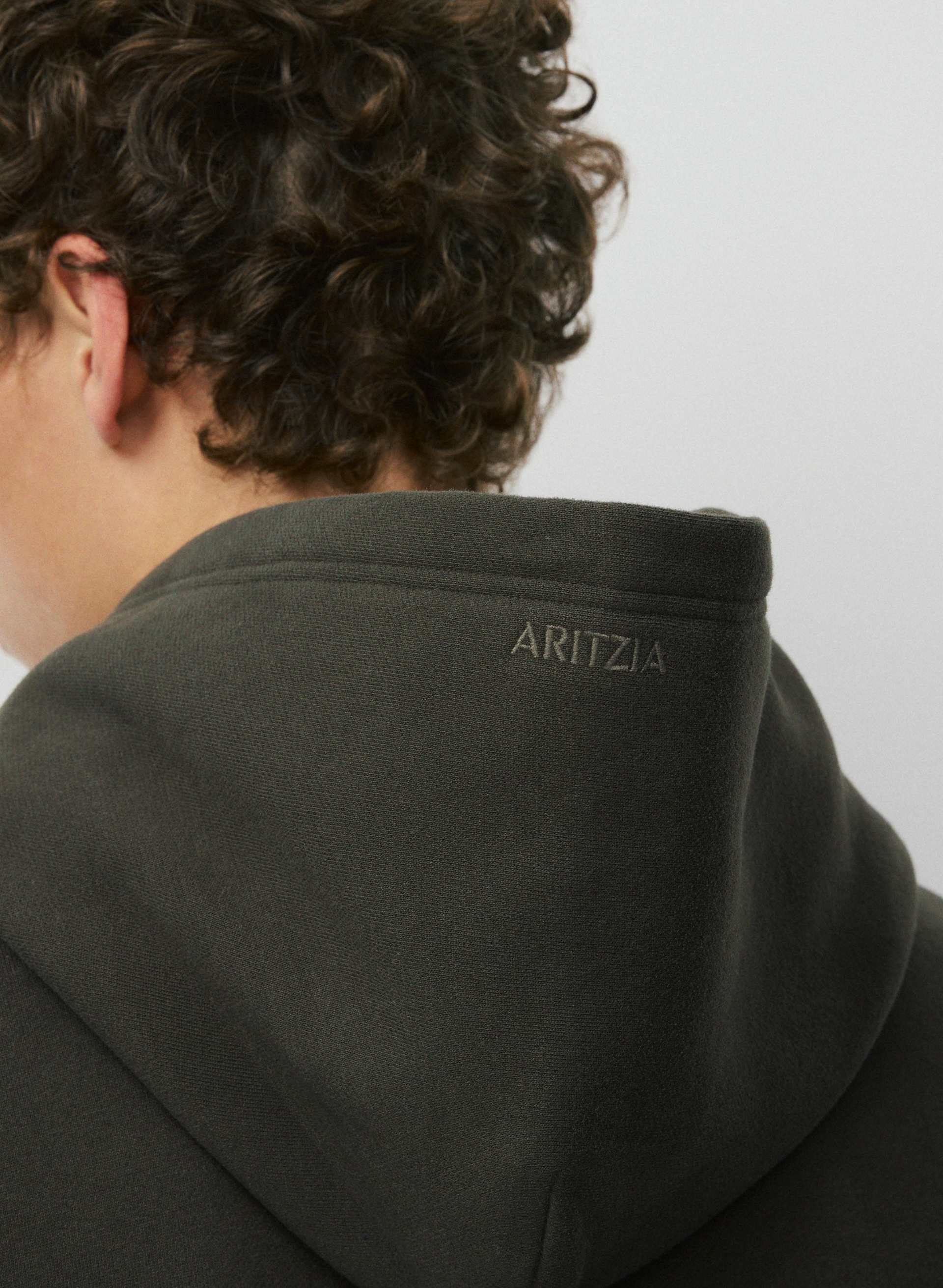 COZY SWEATFLEECE PERFECT HOODIE MEN'S | Aritzia