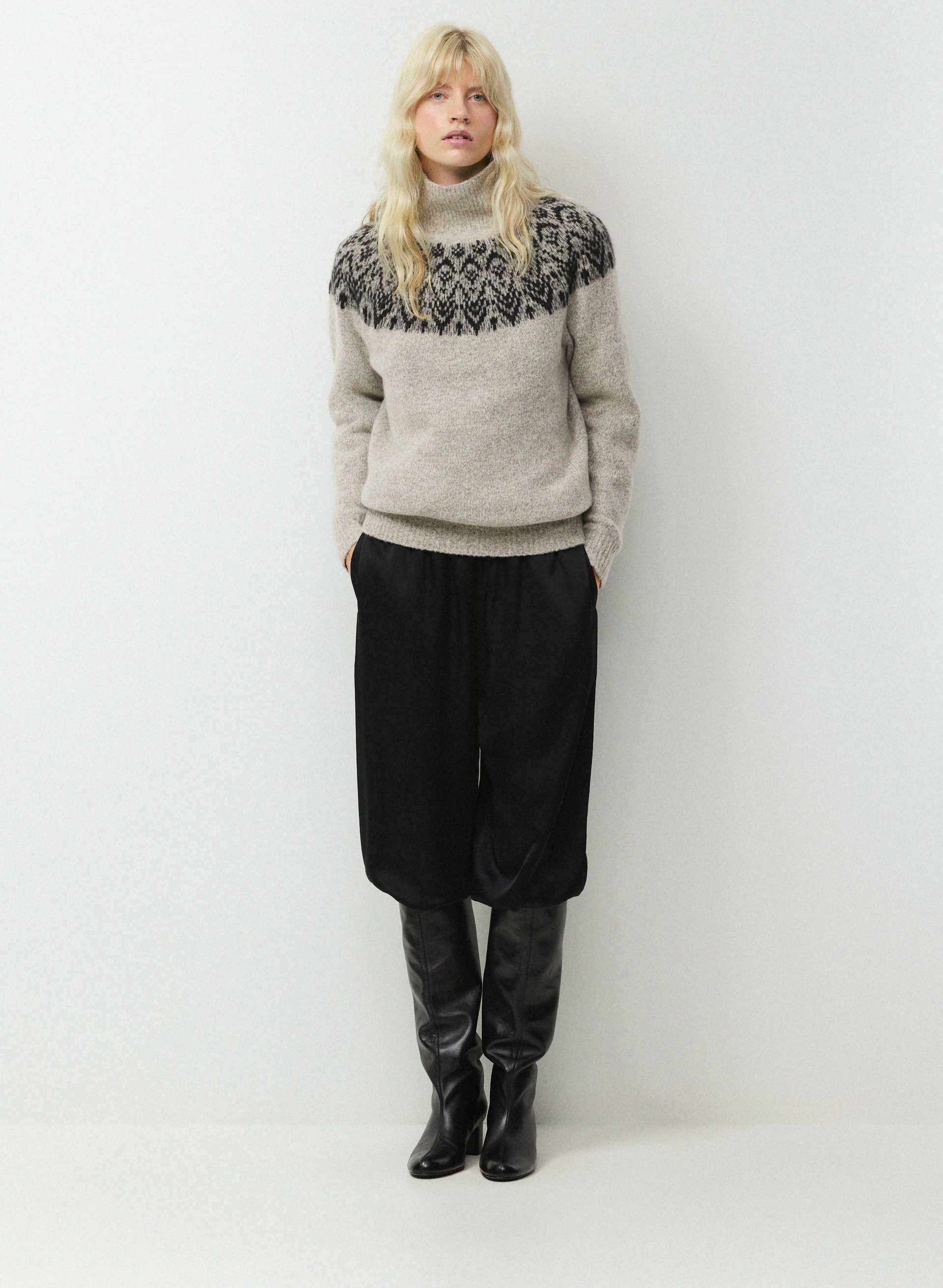 CONFIDE TURTLENECK | Aritzia