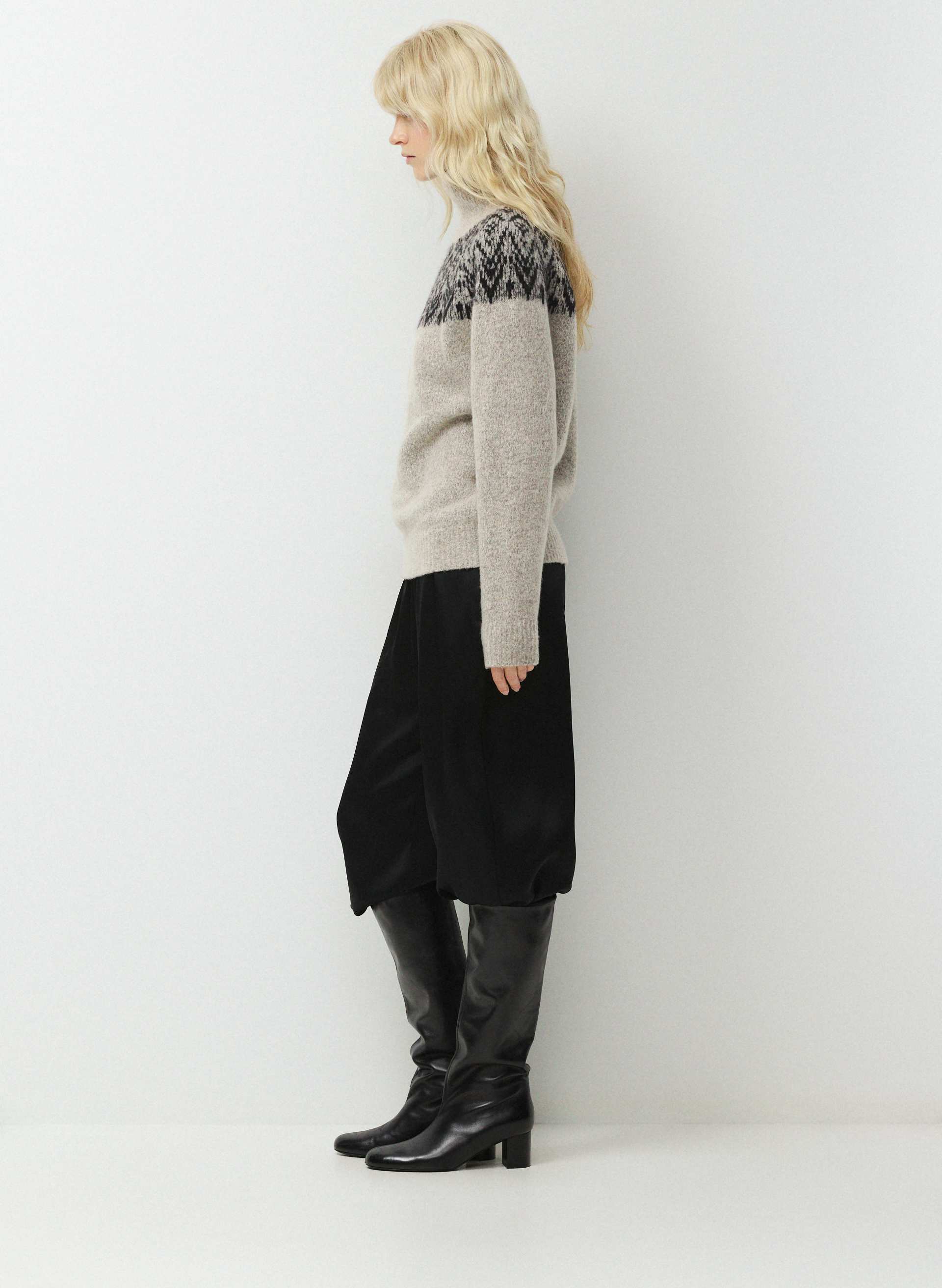 CONFIDE TURTLENECK | Aritzia
