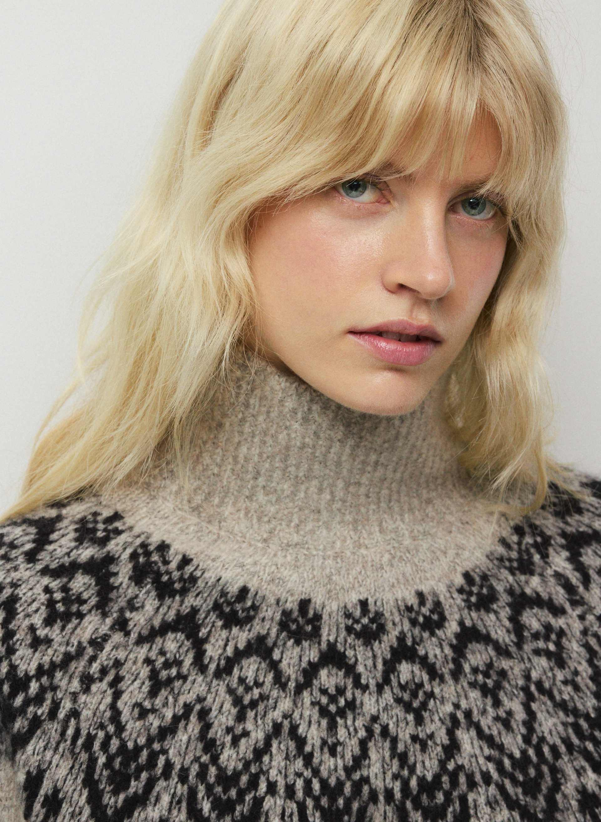 CONFIDE TURTLENECK | Aritzia