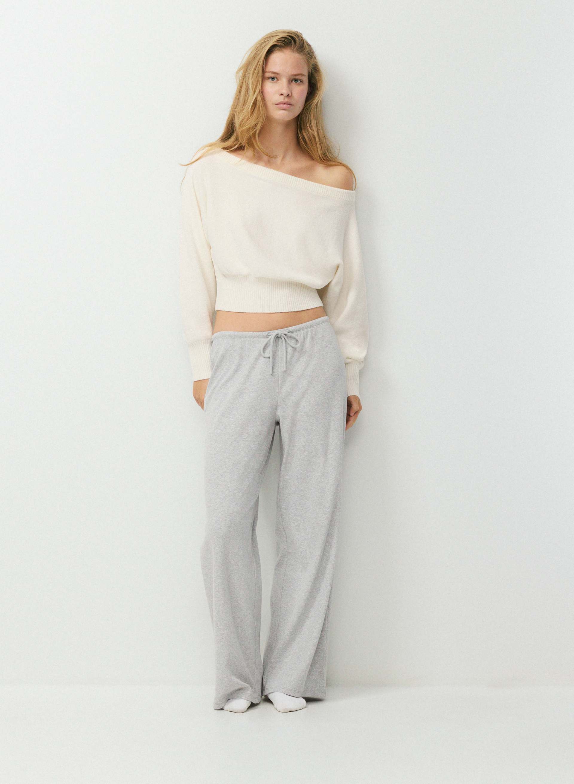 CHARMING SWEATER - Chenille off-shoulder sweater. 