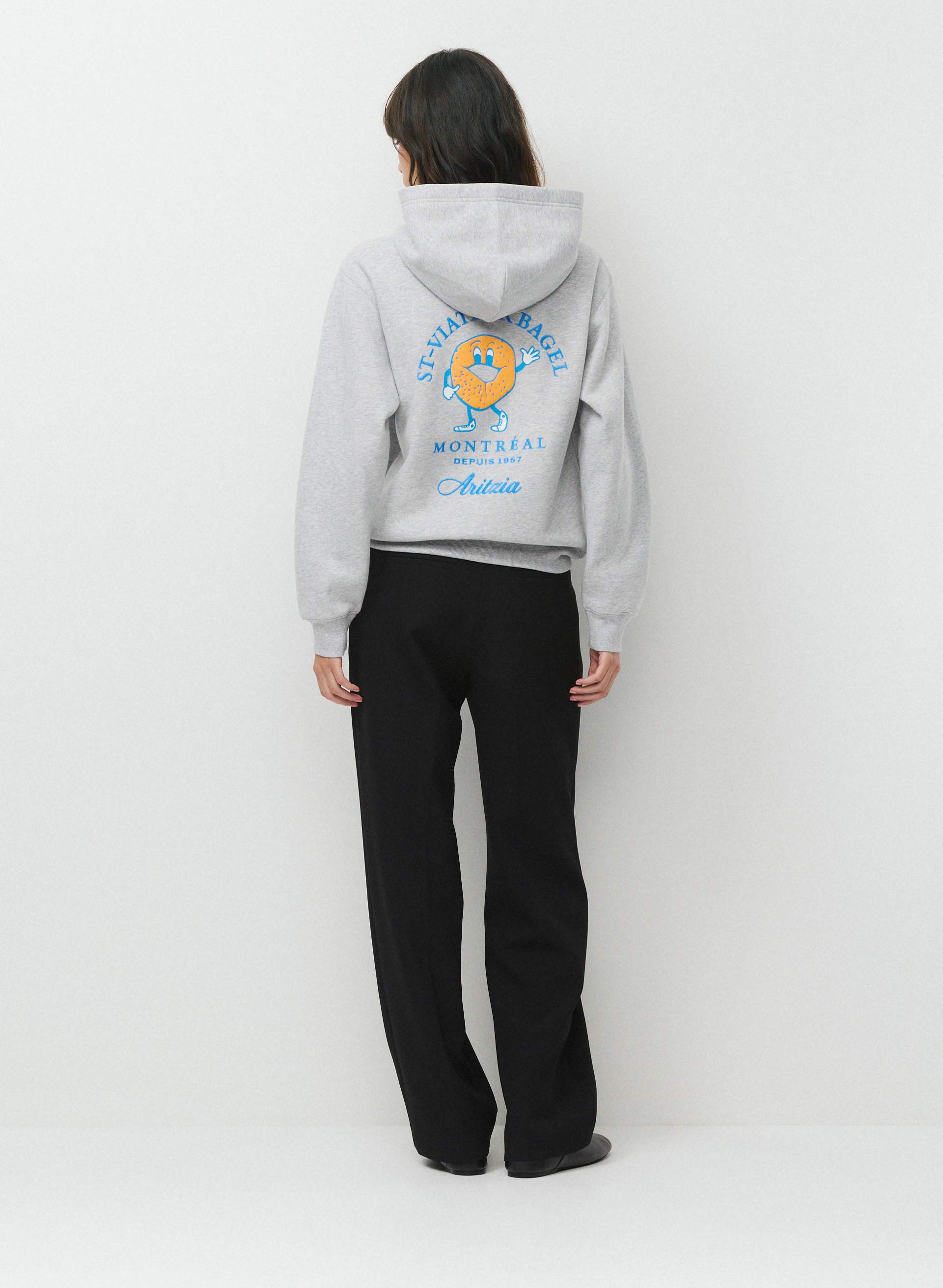COZY SWEATFLEECE PERFECT HOODIE | Aritzia