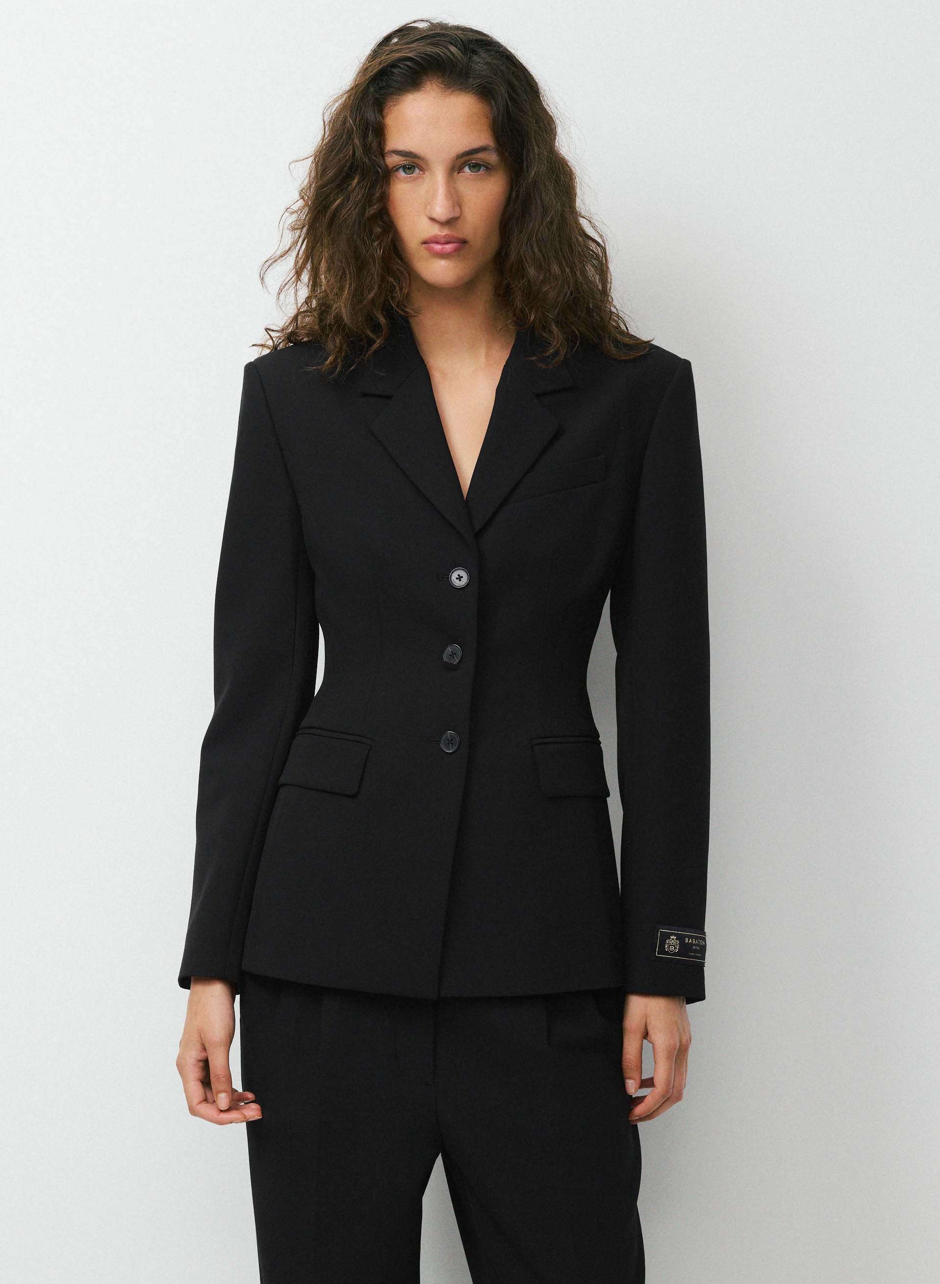 STANDOUT BLAZER | Aritzia