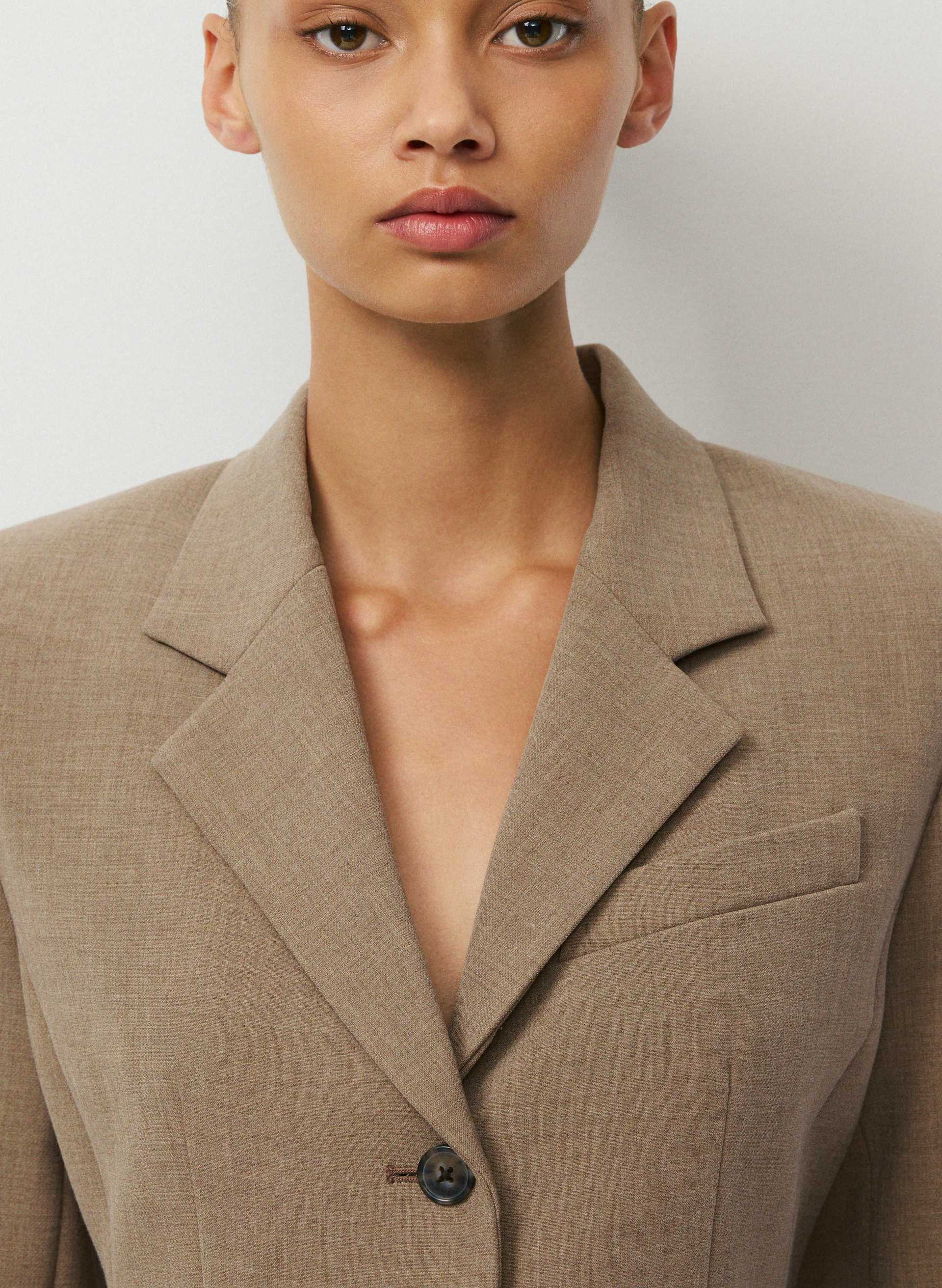 STANDOUT BLAZER | Aritzia