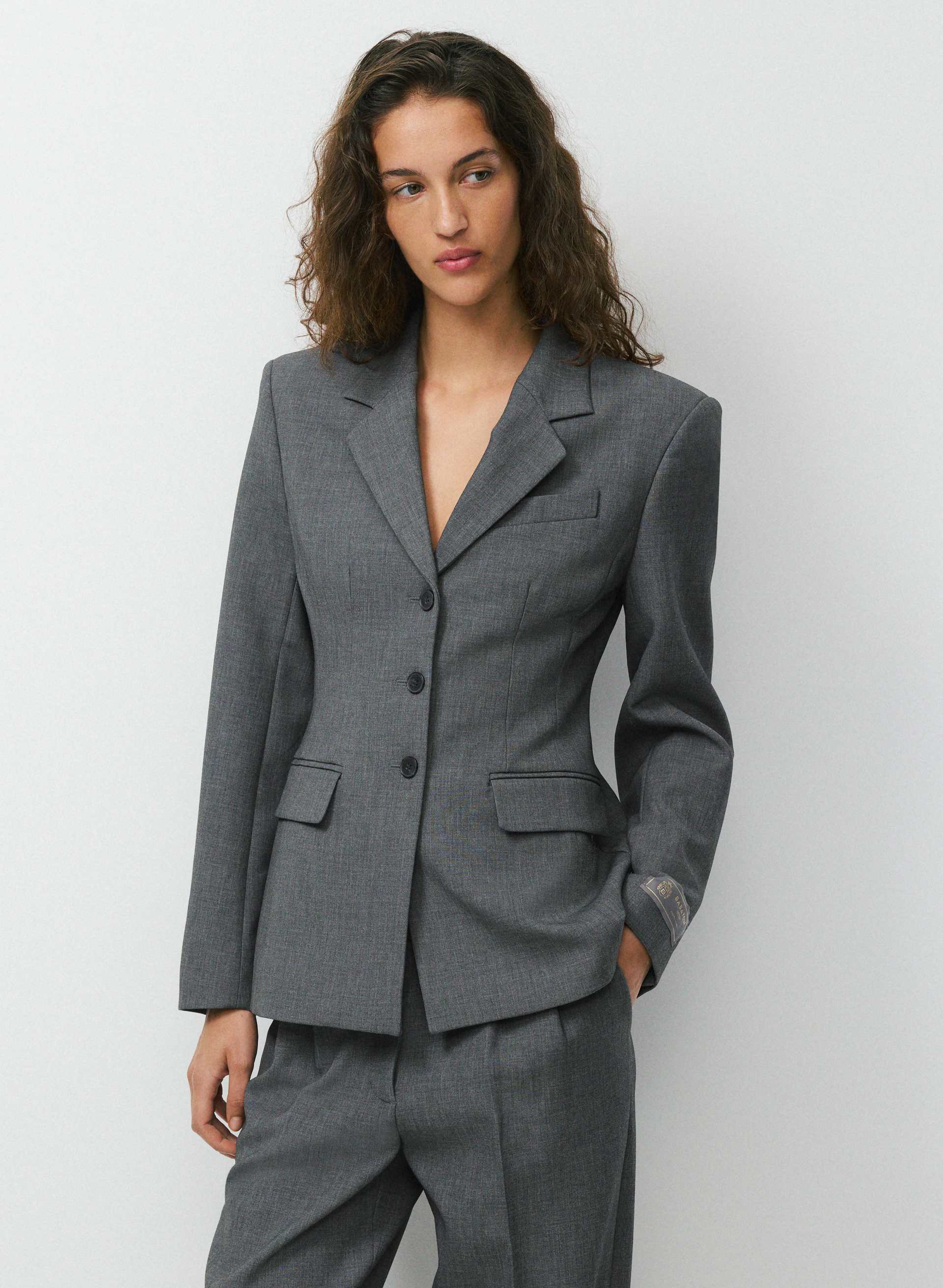 STANDOUT BLAZER | Aritzia