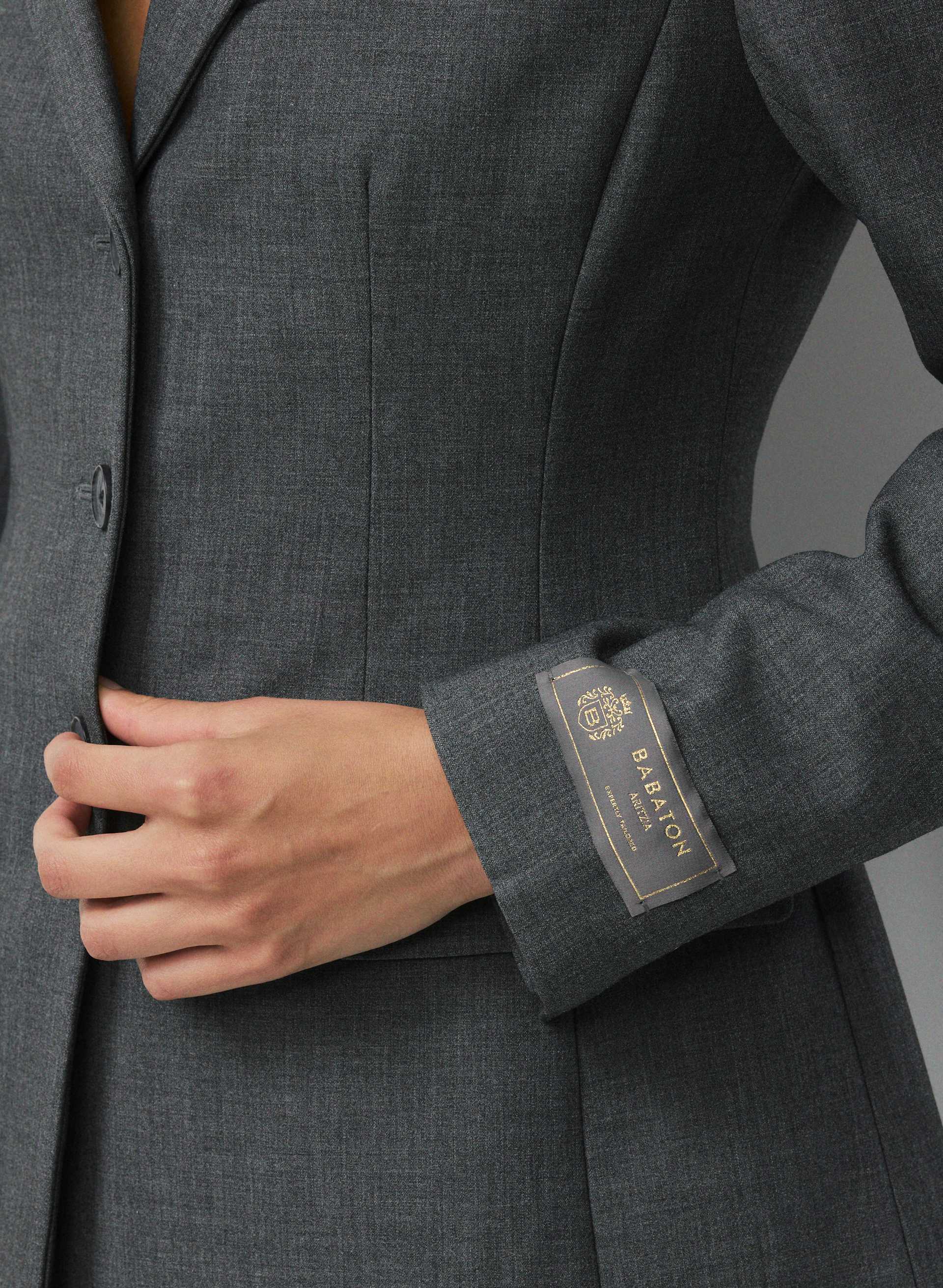 STANDOUT BLAZER | Aritzia