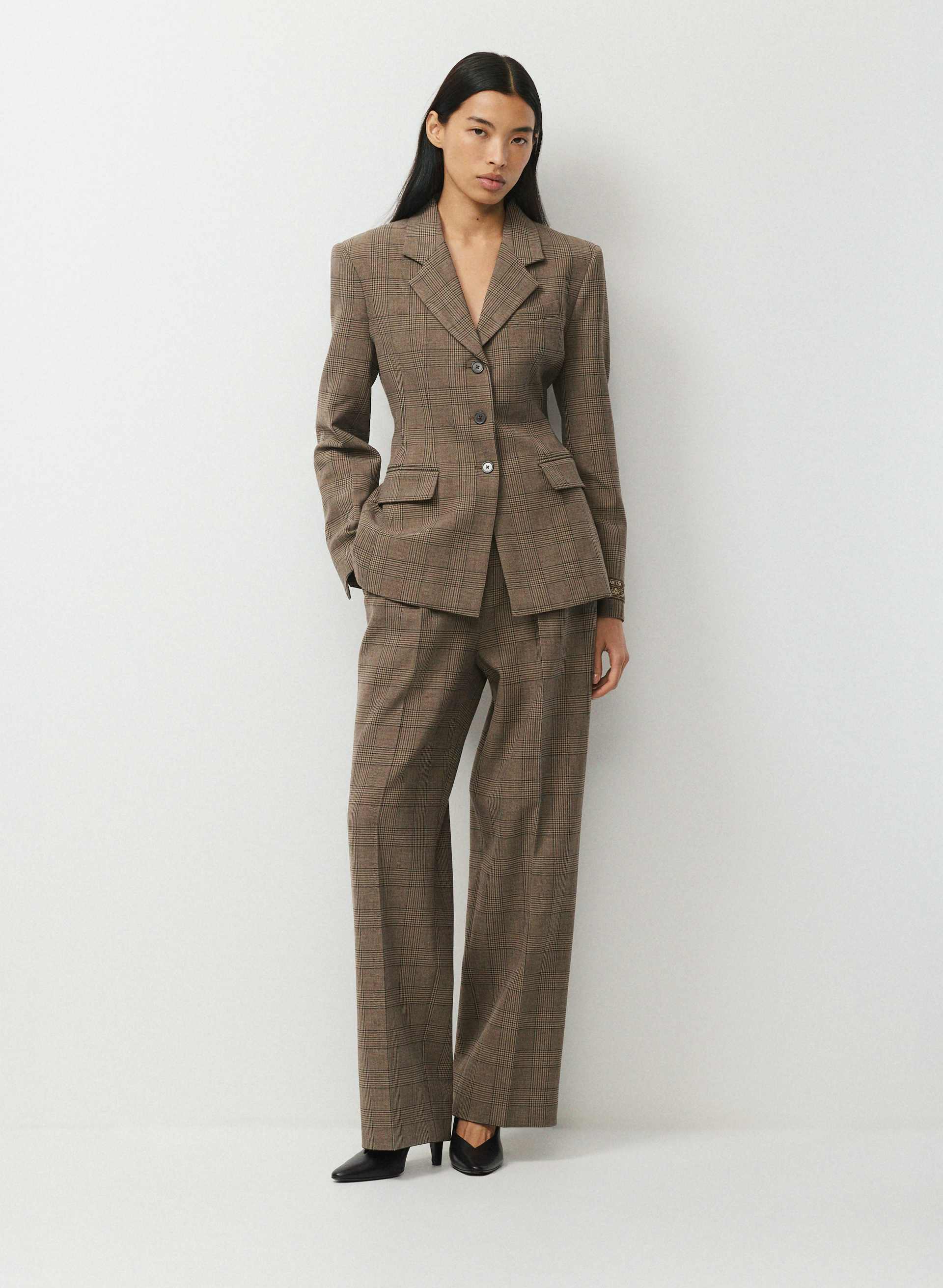 BLAZER STANDOUT - EVERSENTIAL™ - Blazer non croisé légèrement structuré de coupe sablier. 