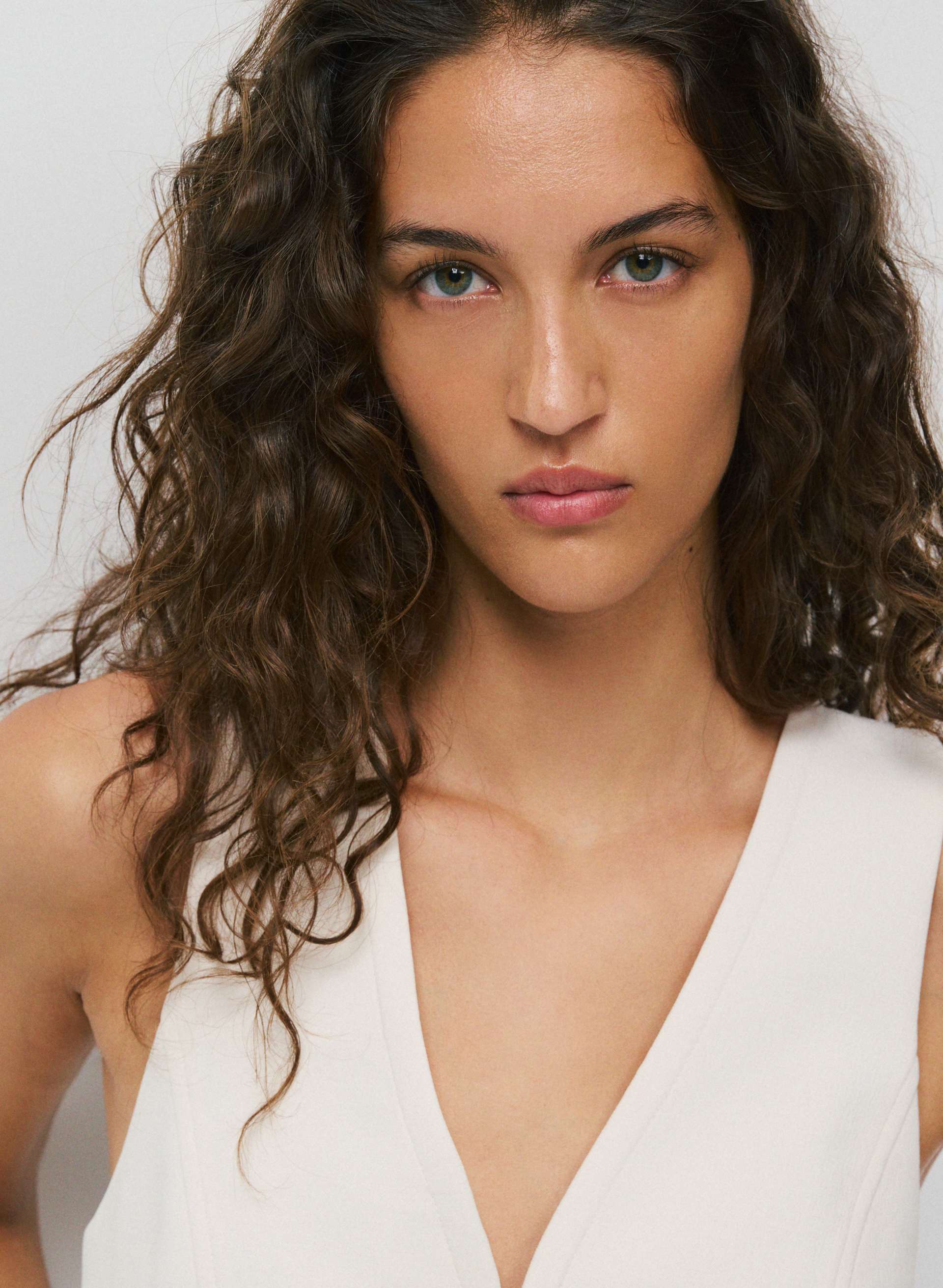 ATTIRE VEST | Aritzia