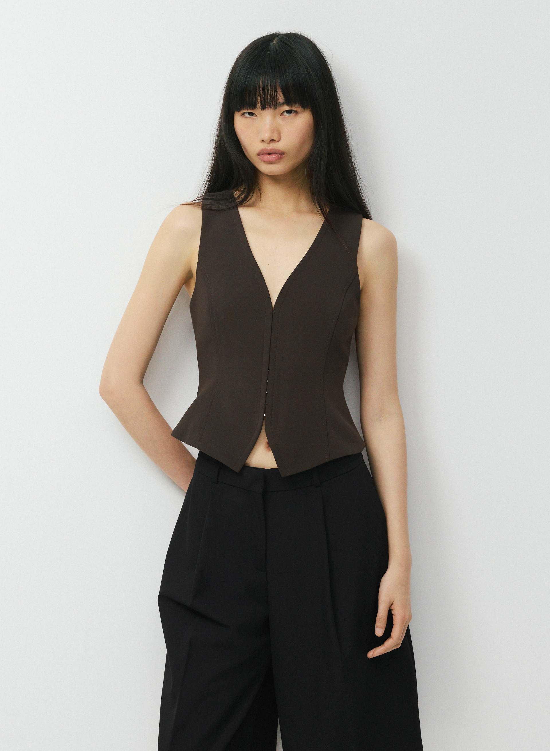 ATTIRE VEST | Aritzia