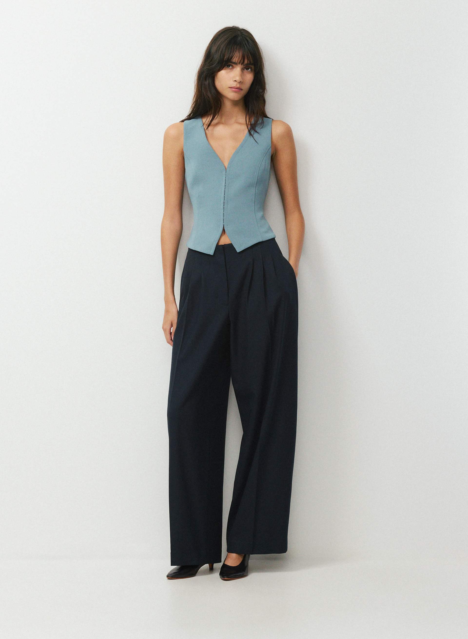 ATTIRE VEST | Aritzia