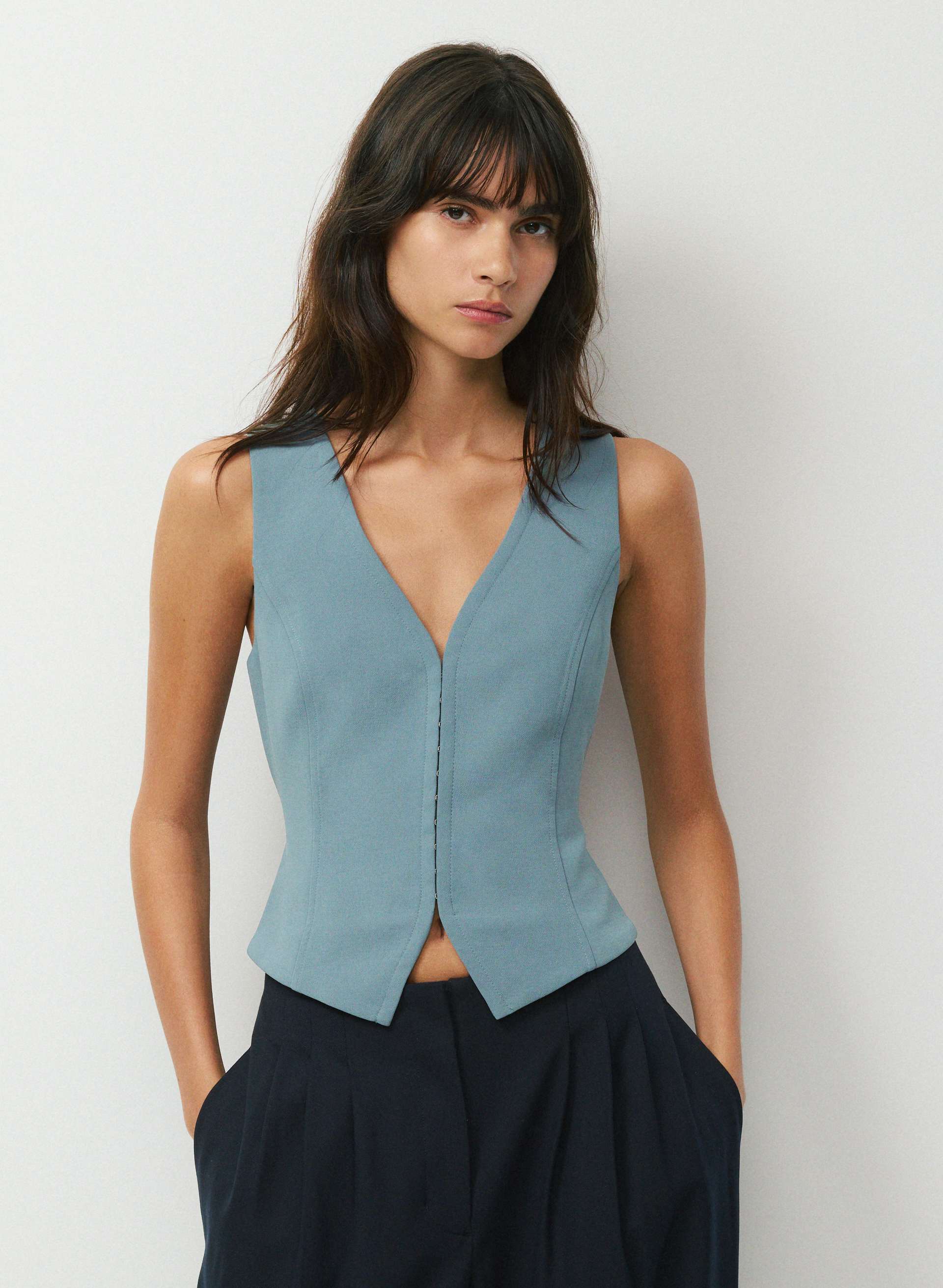 ATTIRE VEST | Aritzia