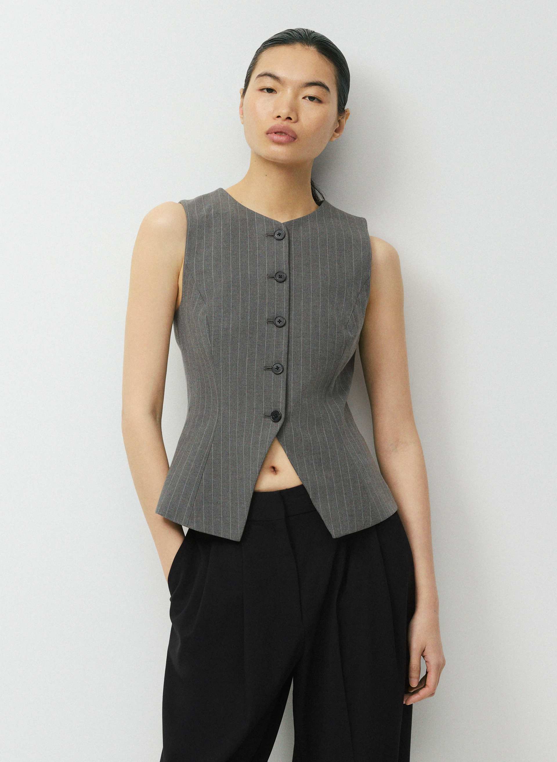 GILET REGAL - Gilet boutonné étroit en tissu croisé. 