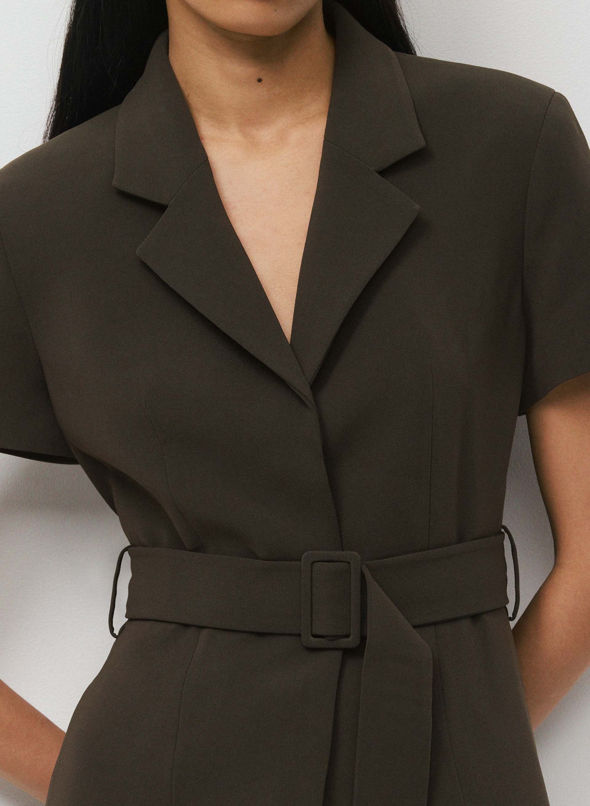 BRYNN SHORTSLEEVE BLAZER | Aritzia
