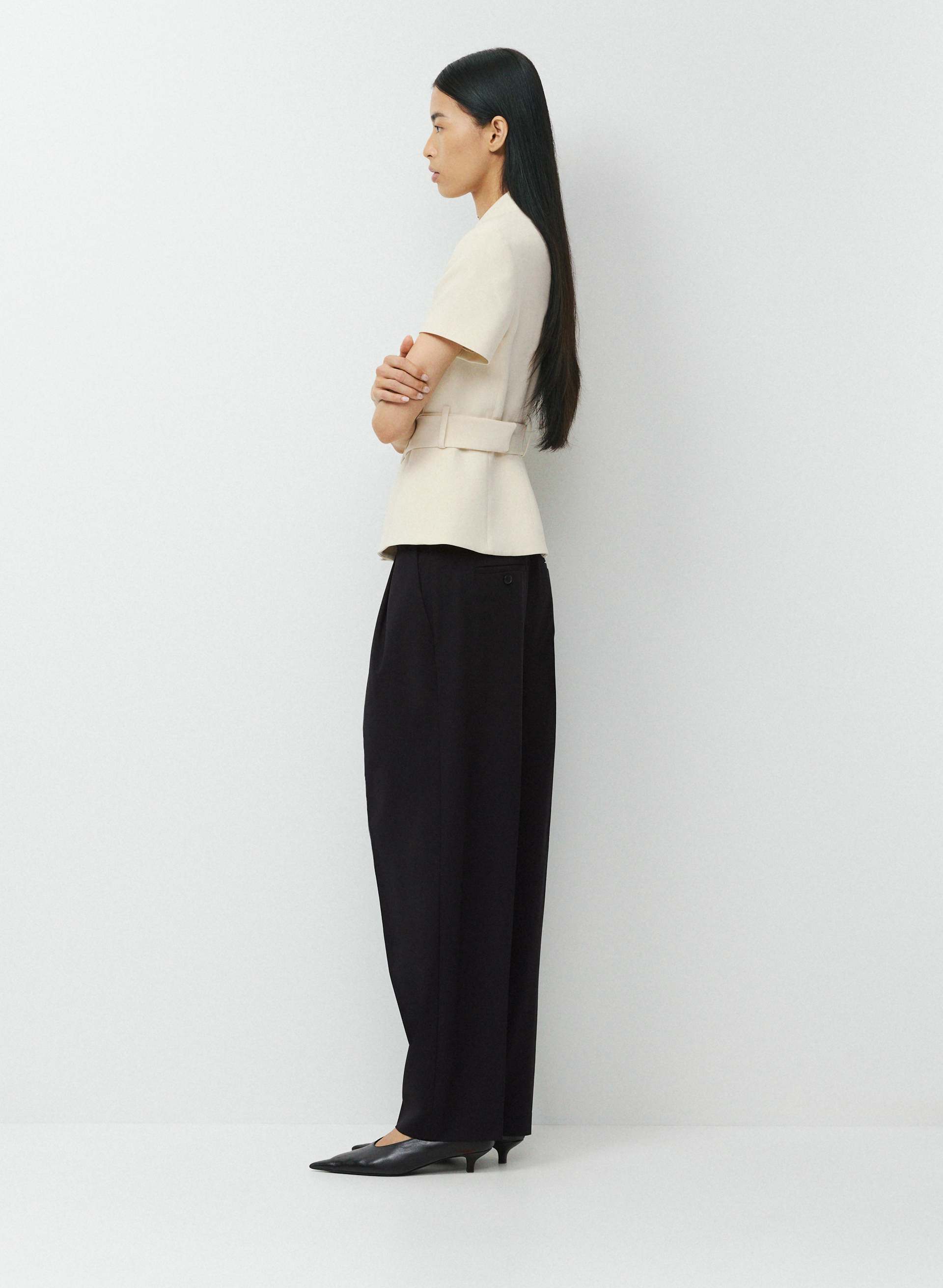 BRYNN SHORTSLEEVE BLAZER | Aritzia