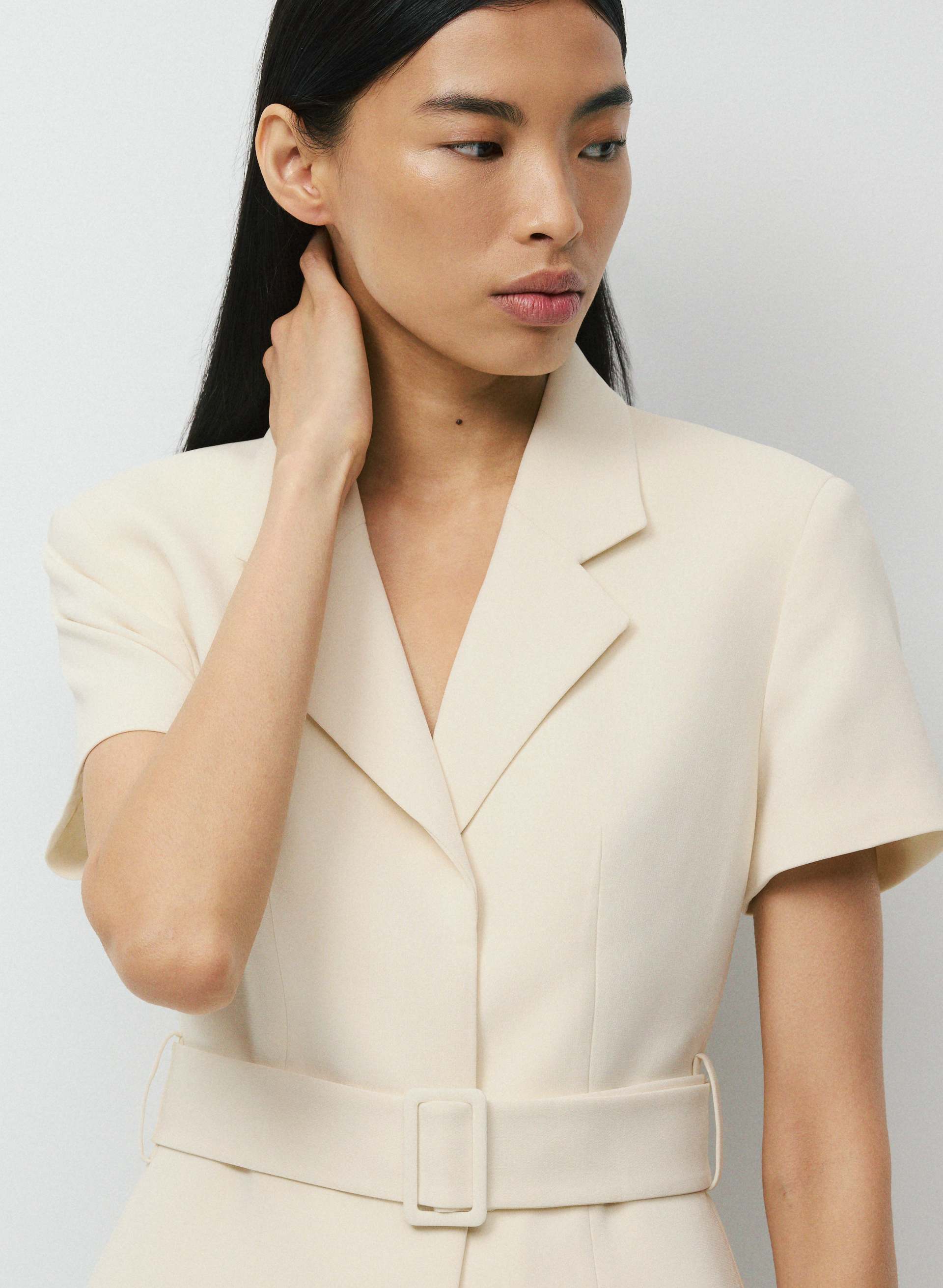 BRYNN SHORTSLEEVE BLAZER | Aritzia