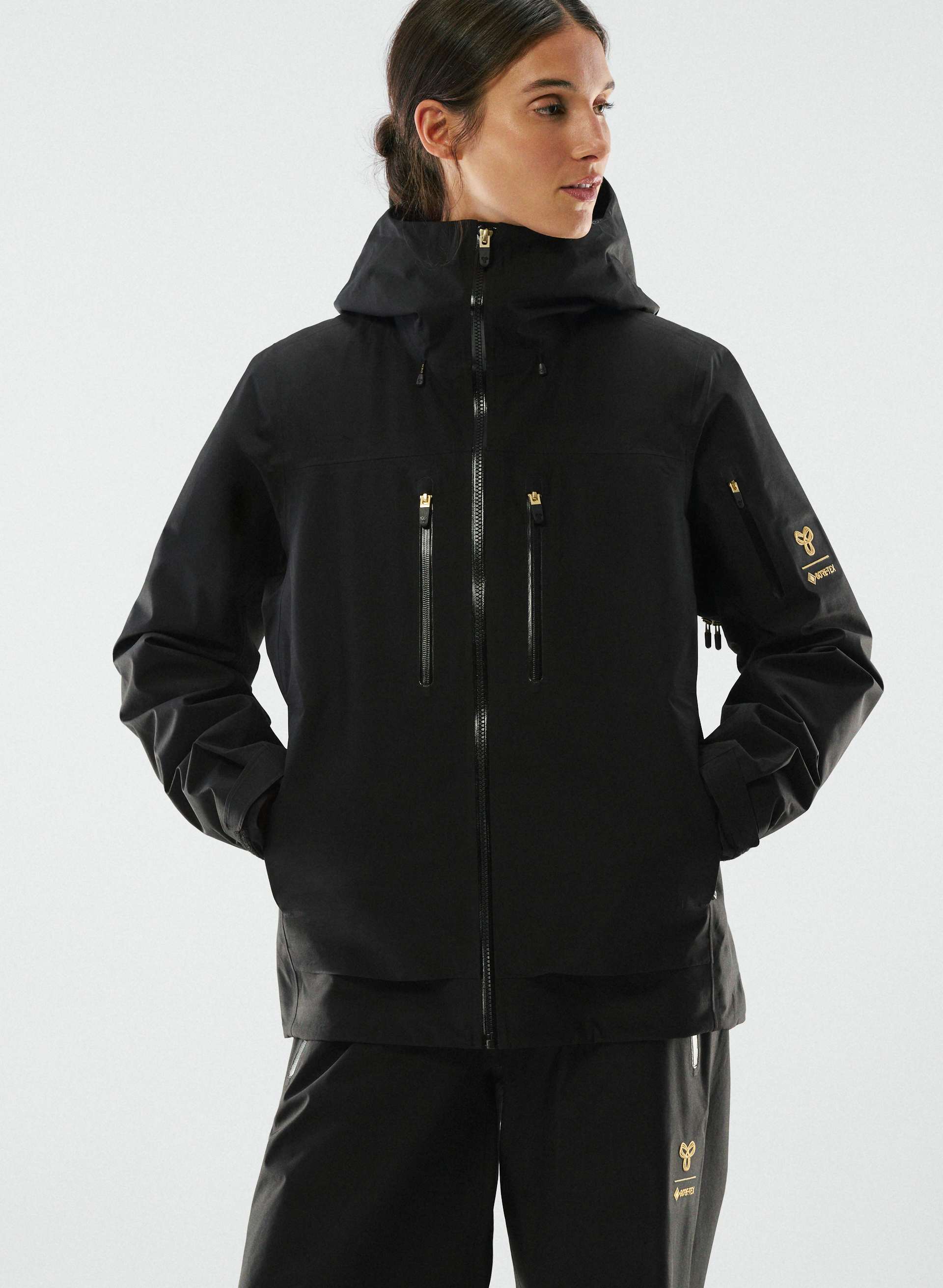 GORE-TEX® FRONTIER JACKET - 3-layer waterproof and windproof GORE-TEX® jacket. 