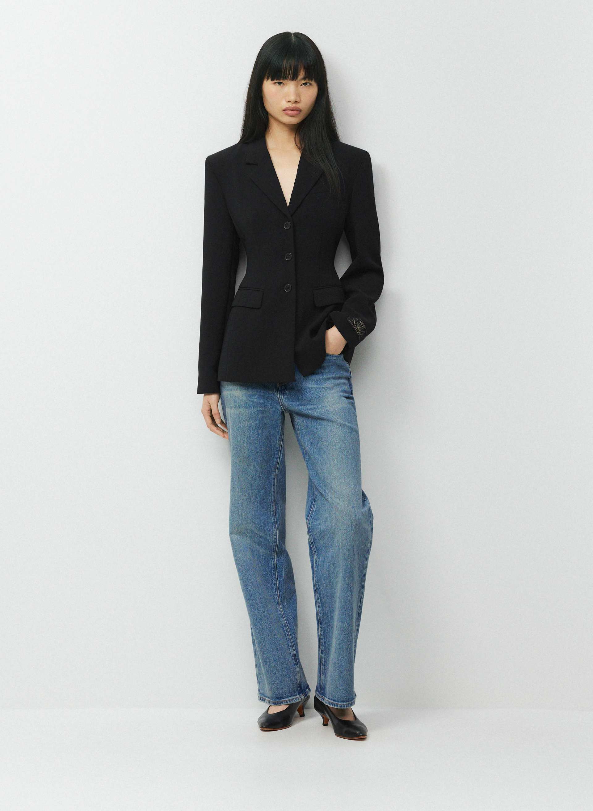 STANDOUT BLAZER | Aritzia