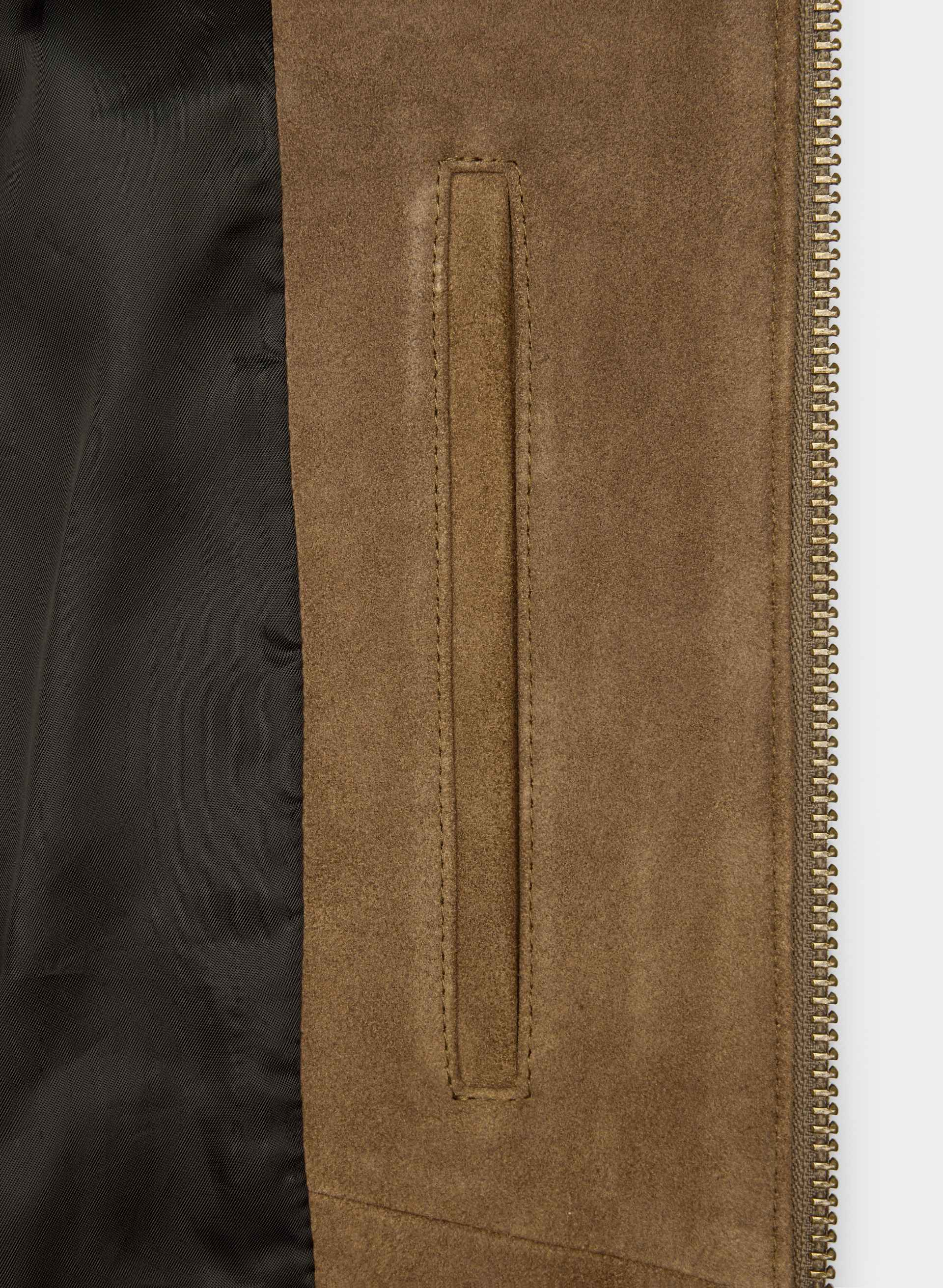 JONES BOMBER | Aritzia