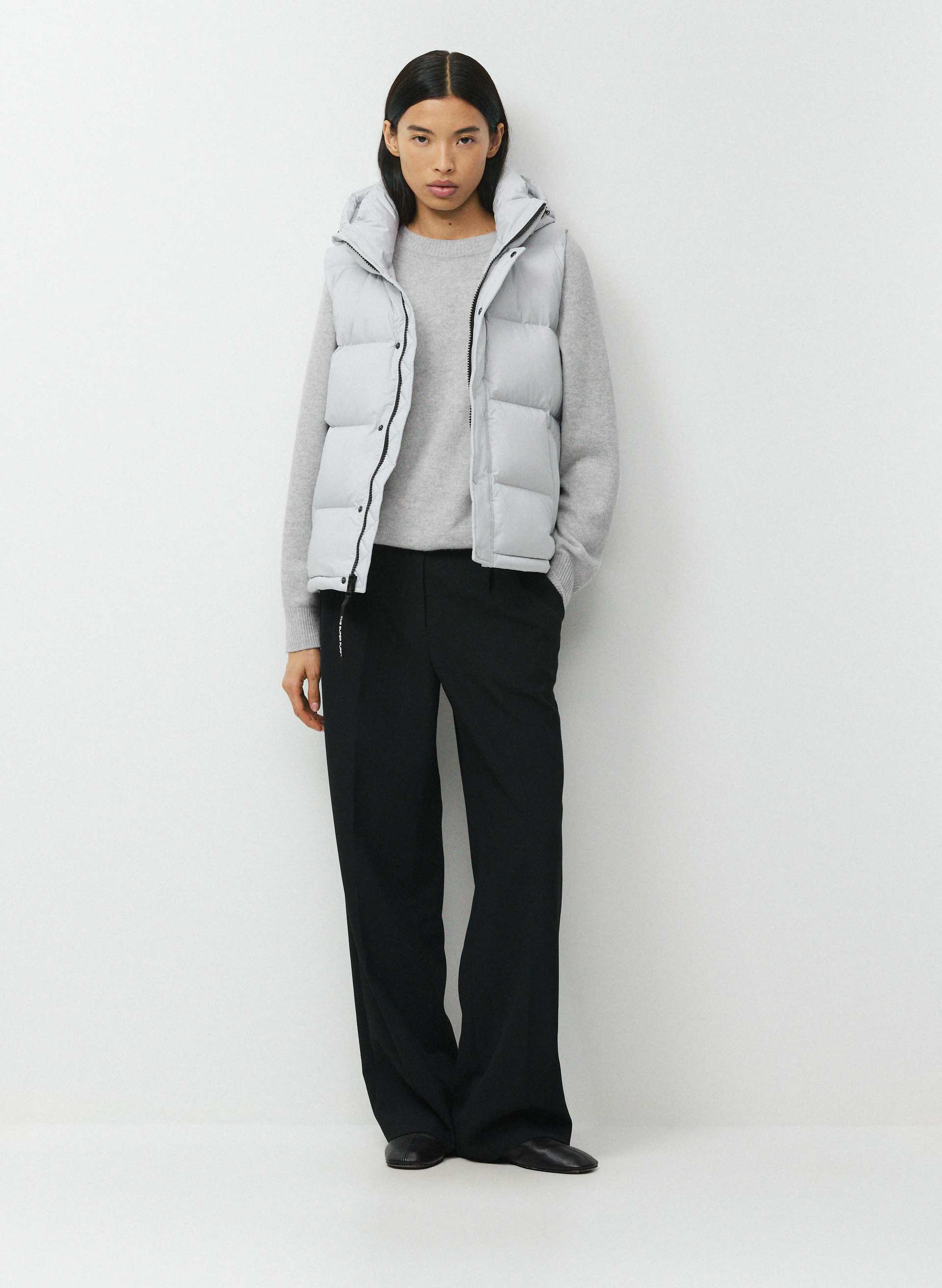 THE SUPER PUFF™ GILET - TISSU CLIMATTE™ - Gilet bouffant en tissu japonais cliMATTE™ indéchirable, garni de duvet haut de gamme au facteur de gonflement de 800 et plus. 