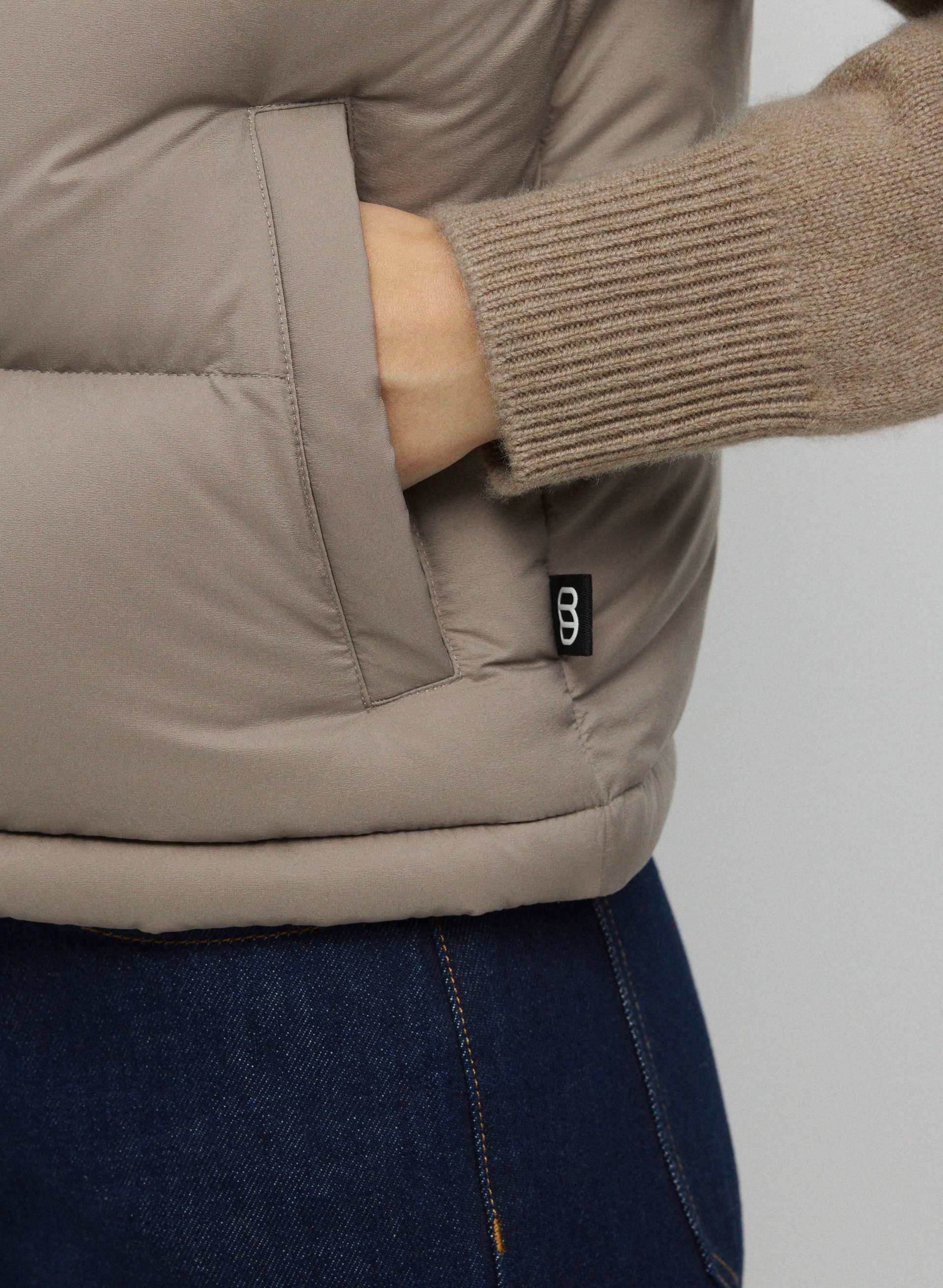THE SUPER PUFF™ SHORTY VEST | Aritzia