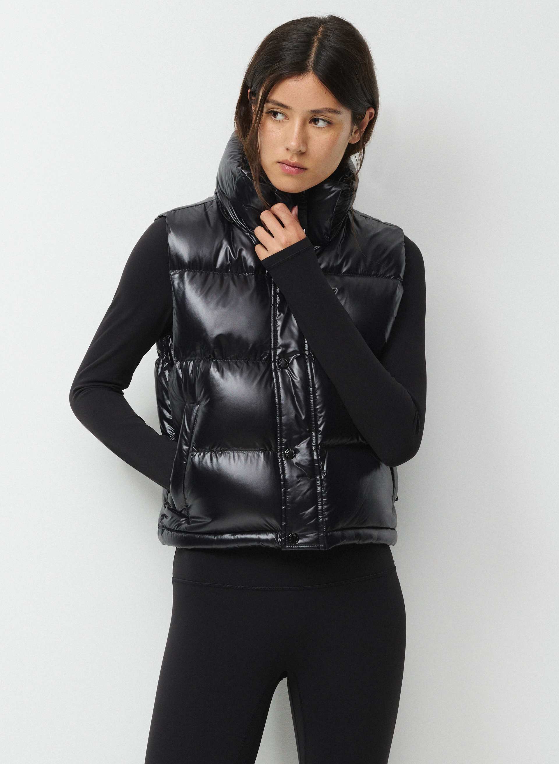 THE SUPER PUFF™ SHORTY VEST | Aritzia