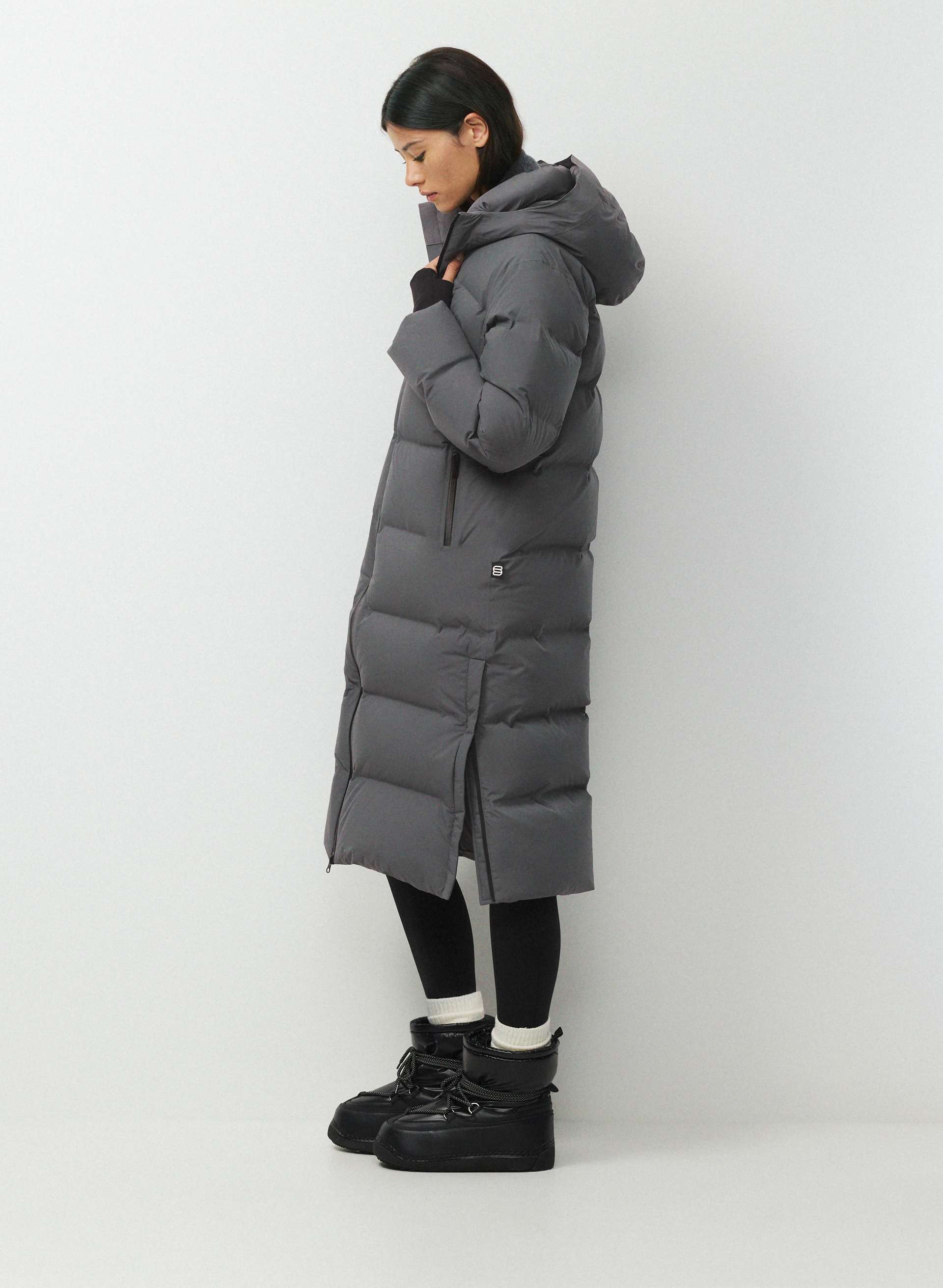 The Super Puff₂O™ Long - Rainstop™ | Aritzia INTL